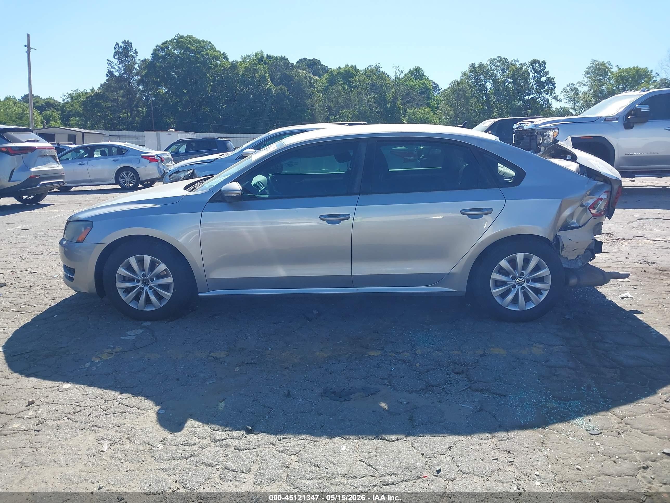 2012 Volkswagen Passat 2.5l S Серебряный vin: 1VWAH7A3XCC089249
