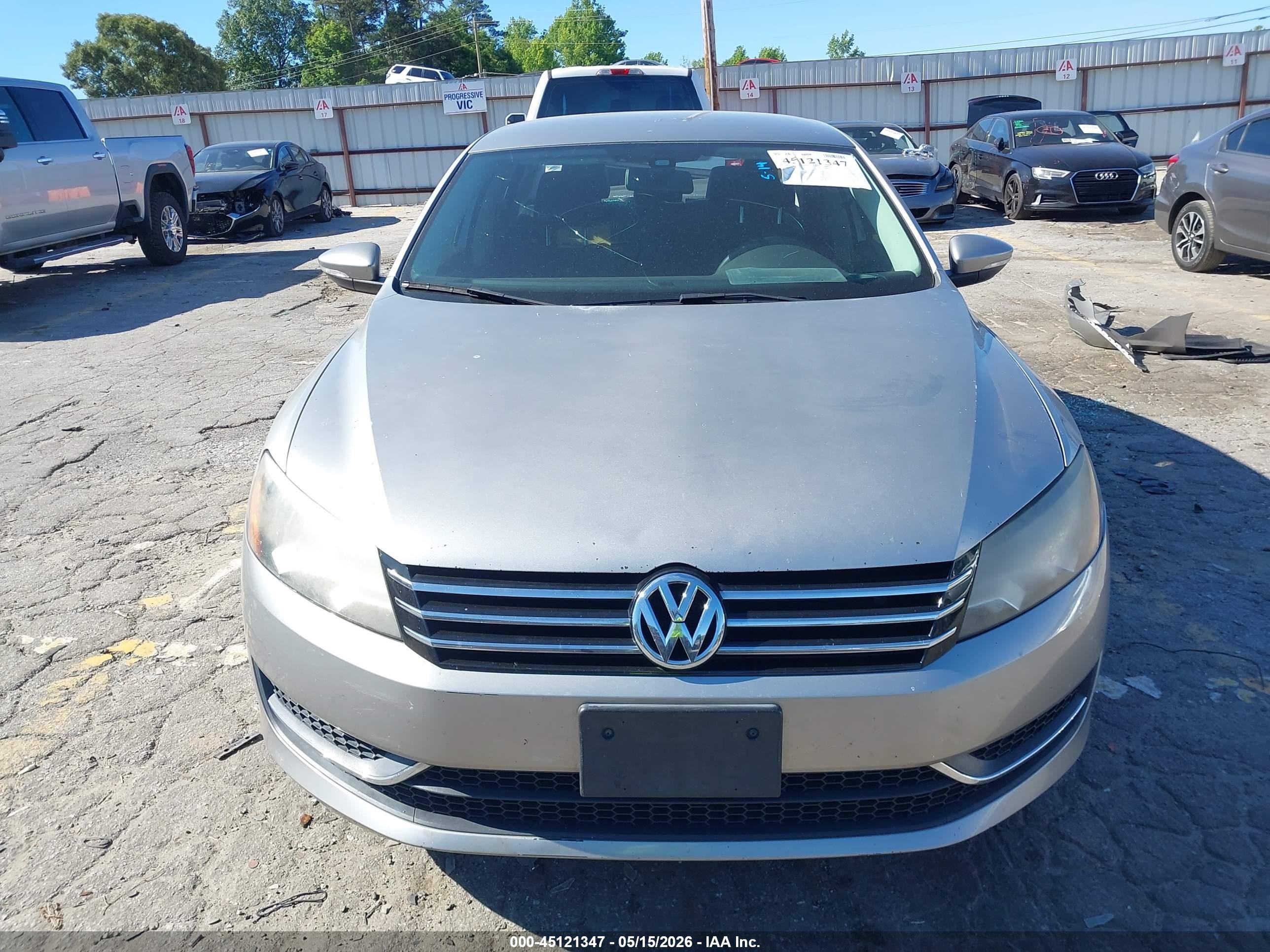 2012 Volkswagen Passat 2.5l S Серебряный vin: 1VWAH7A3XCC089249