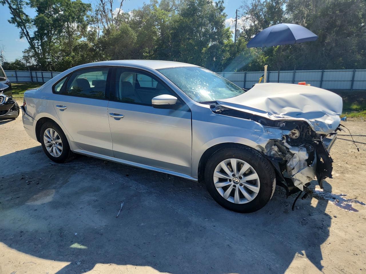 2013 Volkswagen Passat S Серебряный vin: 1VWAH7A3XDC043129