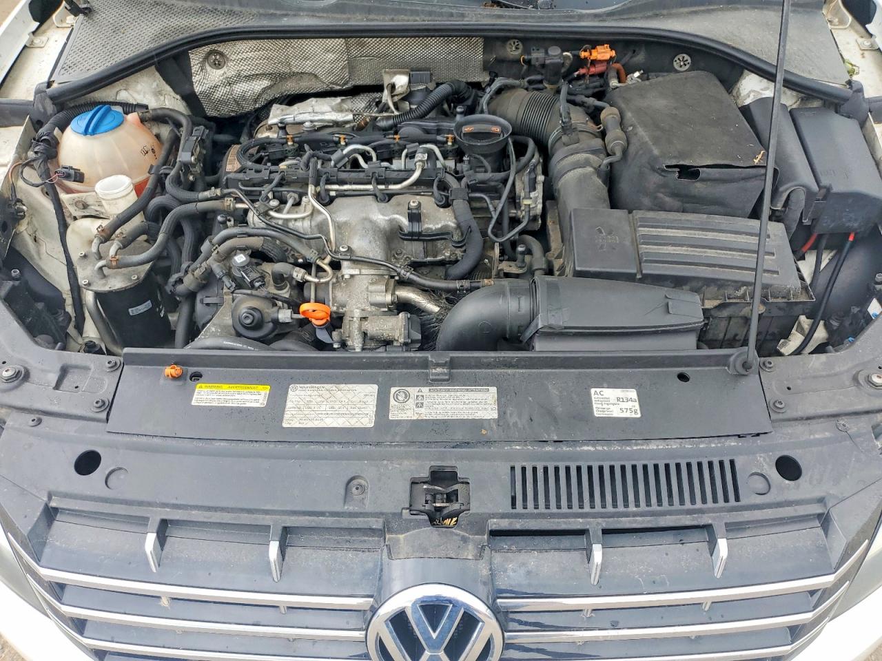 2013 Volkswagen Passat S White vin: 1VWAN7A30DC011606