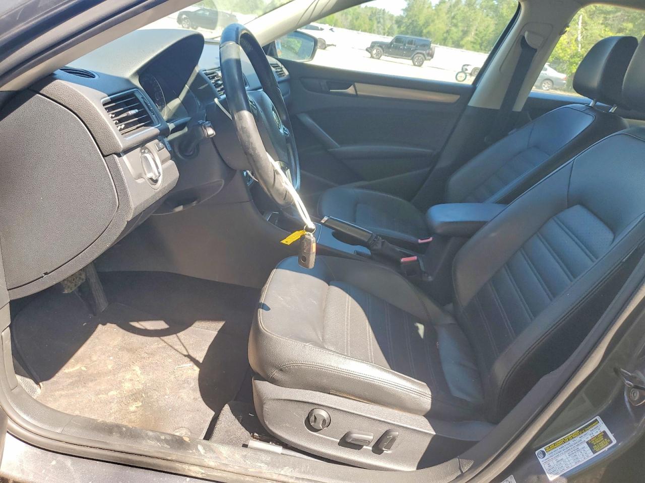 2015 Volkswagen Passat S Серый vin: 1VWAN7A33EC040406