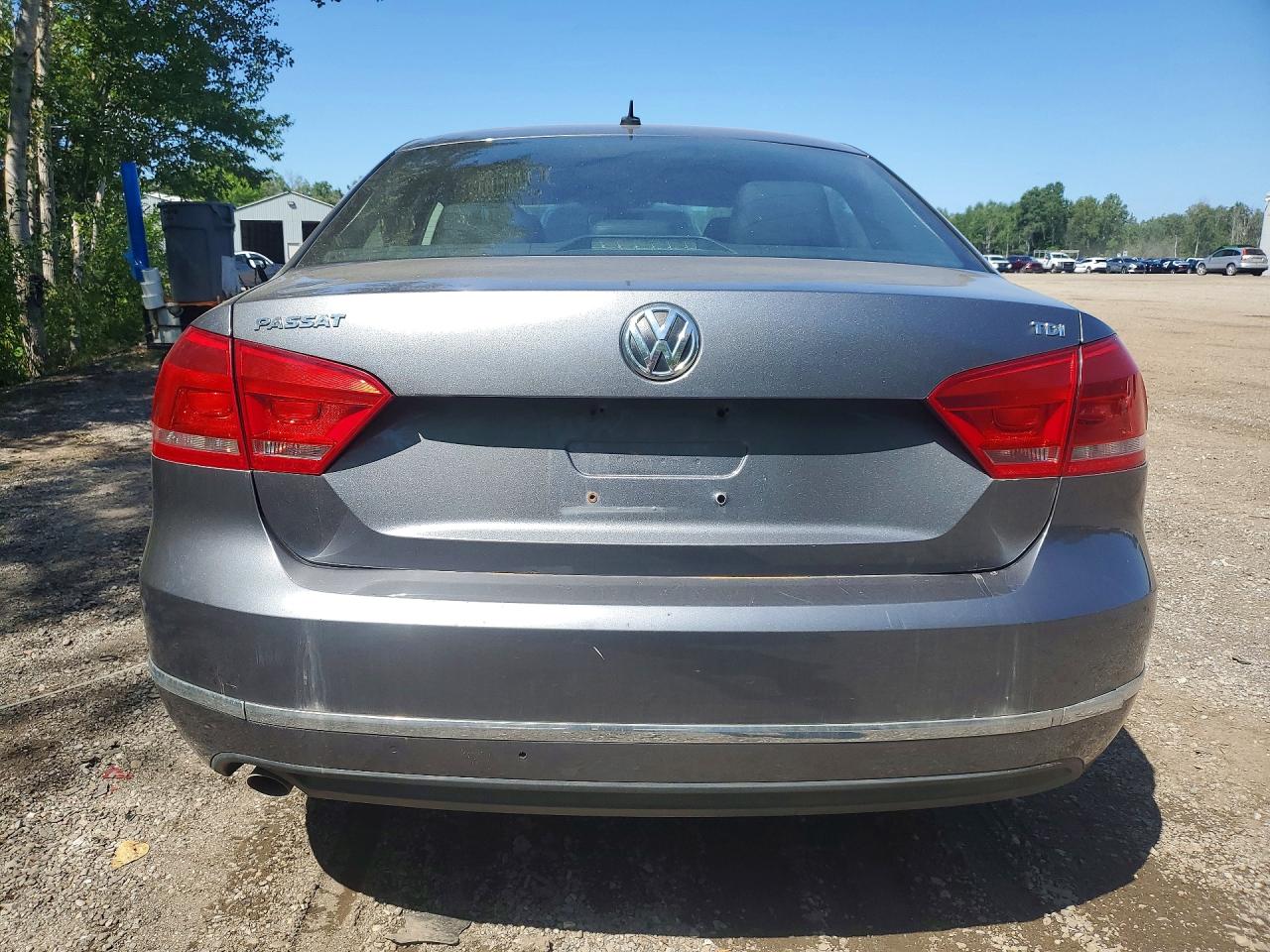 2015 Volkswagen Passat S Серый vin: 1VWAN7A33EC040406