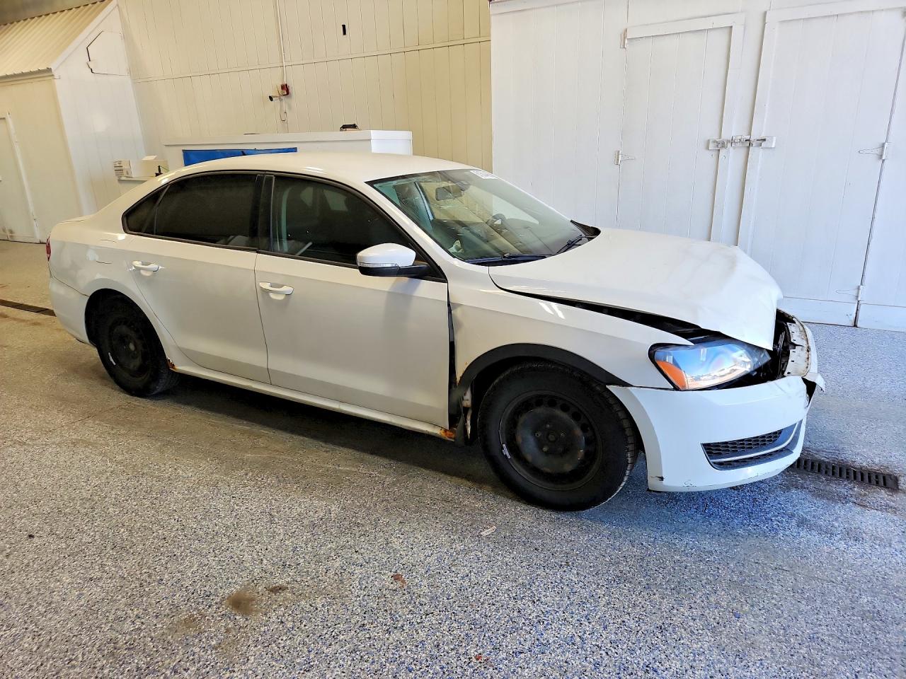 2013 Volkswagen Passat S White vin: 1VWAP7A30DC003242