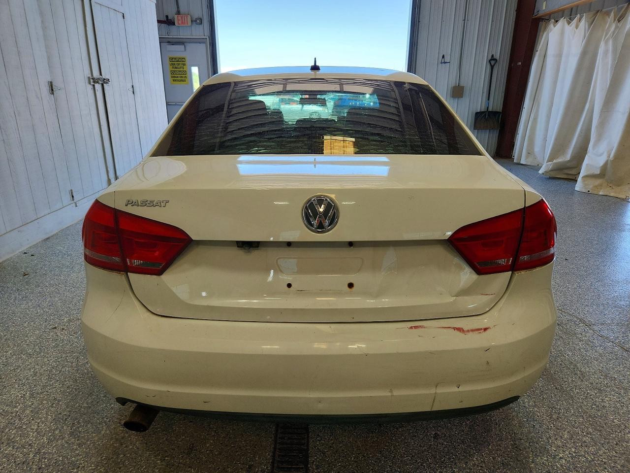 2013 Volkswagen Passat S White vin: 1VWAP7A30DC003242