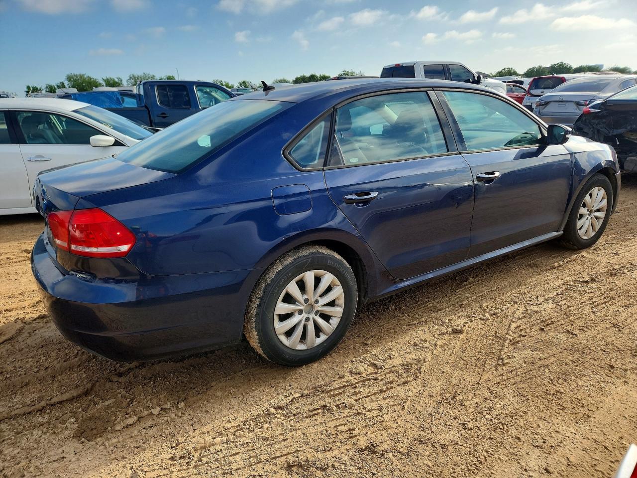 2013 Volkswagen Passat S Blue vin: 1VWAP7A30DC037472