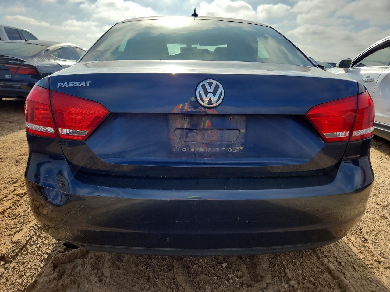 2013 Volkswagen Passat S Blue vin: 1VWAP7A30DC037472