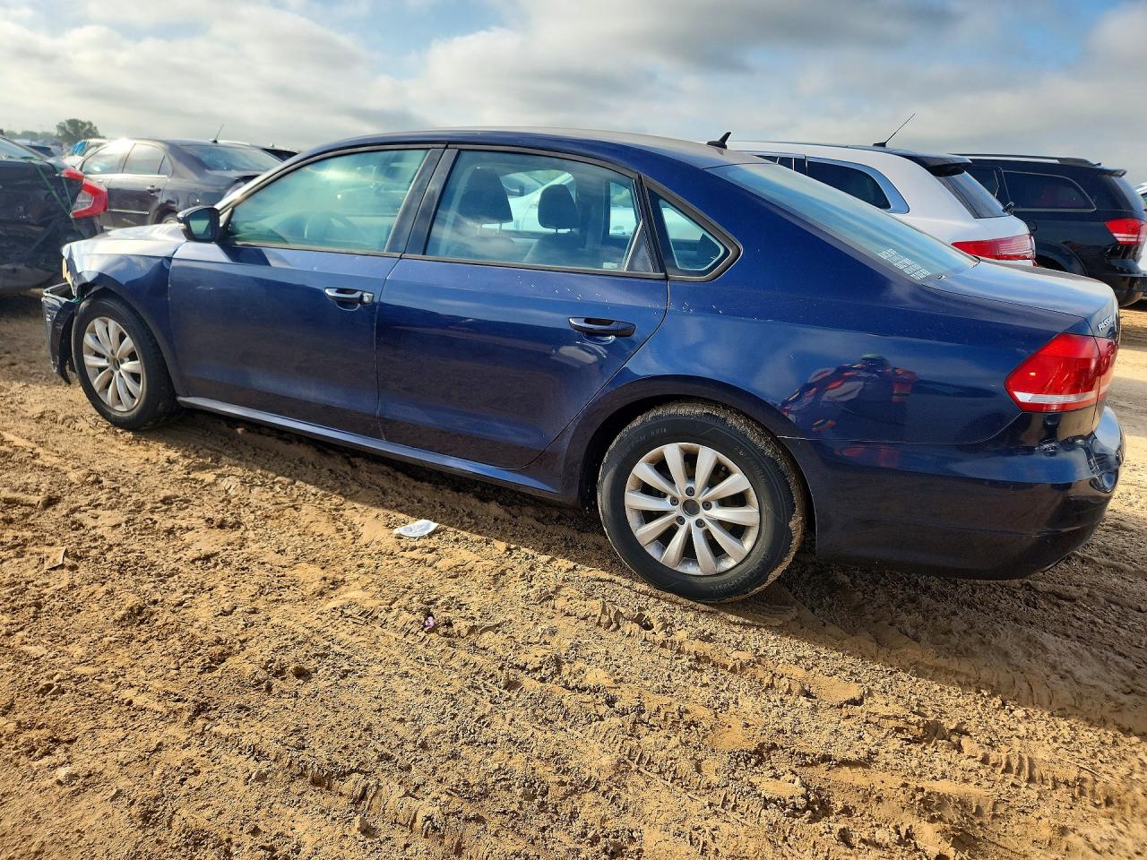 2013 Volkswagen Passat S Blue vin: 1VWAP7A30DC037472