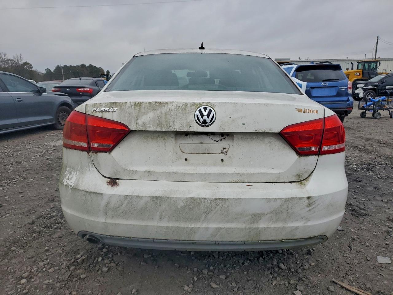 2013 Volkswagen Passat S White vin: 1VWAP7A30DC053140