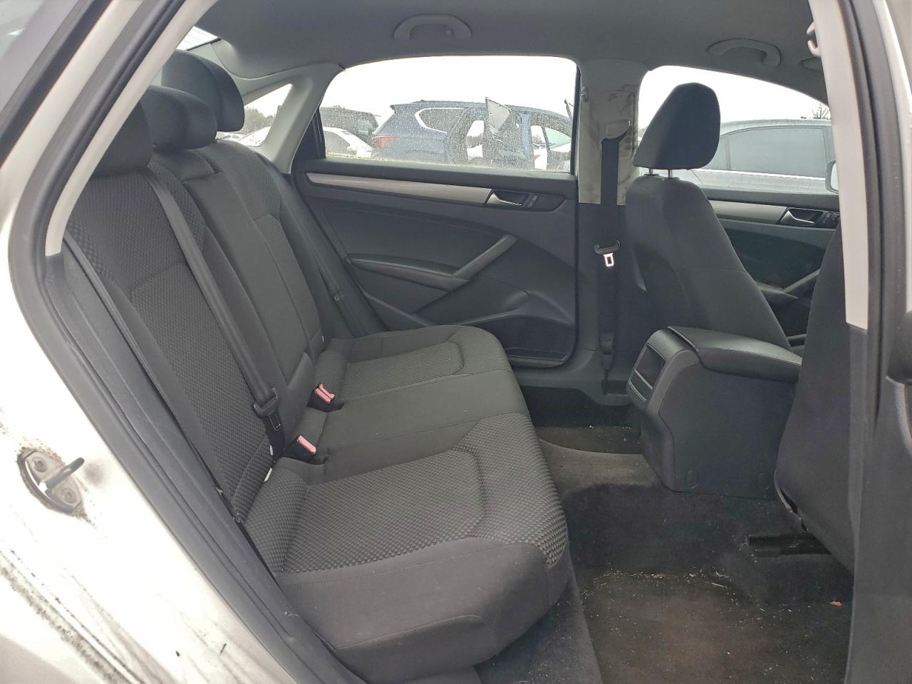 2013 Volkswagen Passat S White vin: 1VWAP7A30DC053140