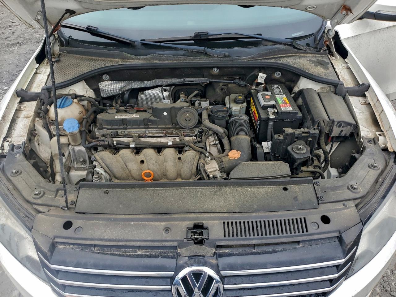 2013 Volkswagen Passat S White vin: 1VWAP7A30DC053140