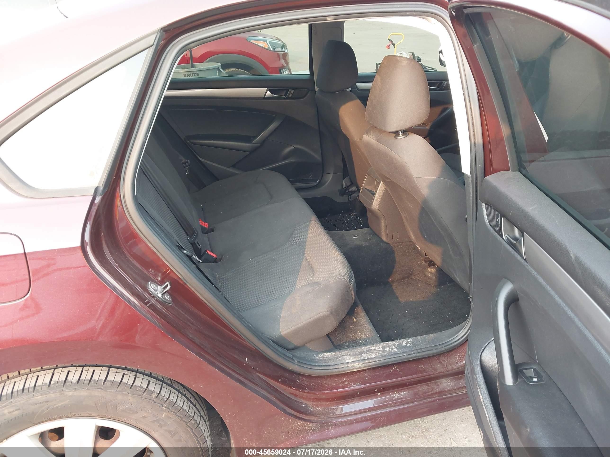 2013 Volkswagen Passat 2.5l S Burgundy vin: 1VWAP7A30DC056071