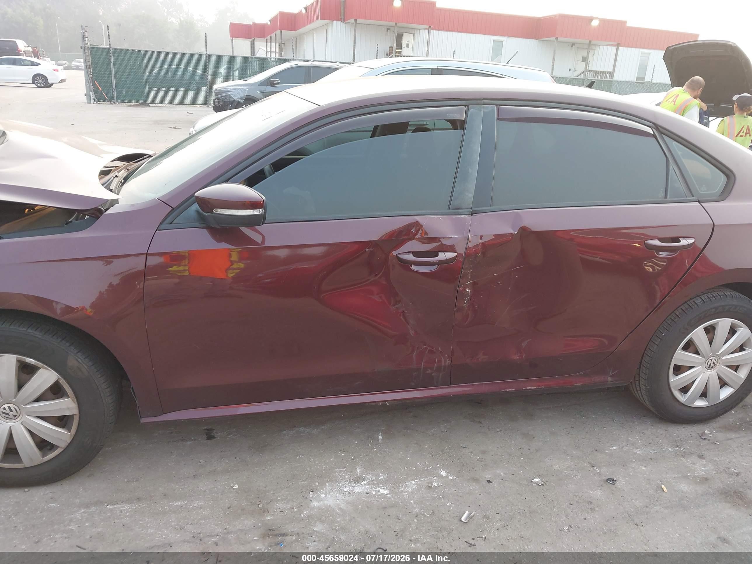 2013 Volkswagen Passat 2.5l S Burgundy vin: 1VWAP7A30DC056071