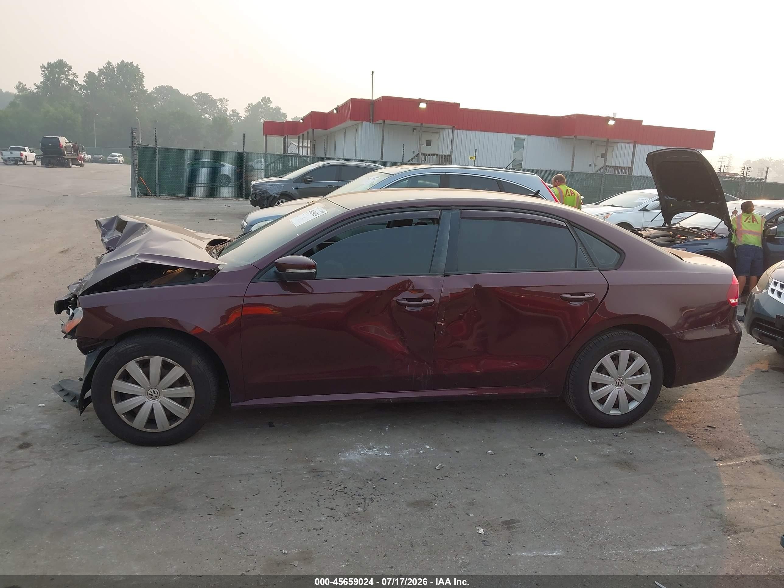 2013 Volkswagen Passat 2.5l S Burgundy vin: 1VWAP7A30DC056071