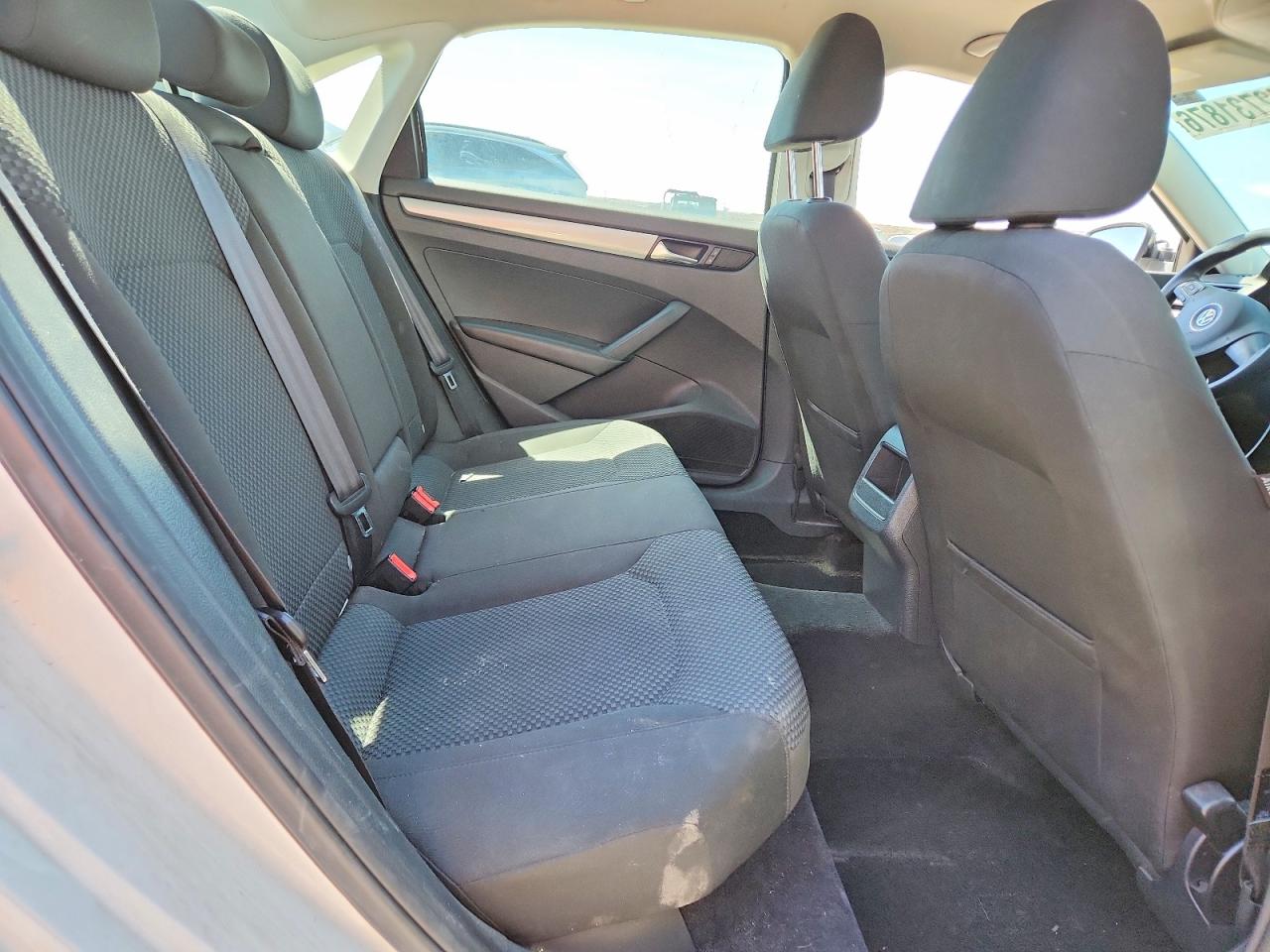 2013 Volkswagen Passat S White vin: 1VWAP7A30DC085084