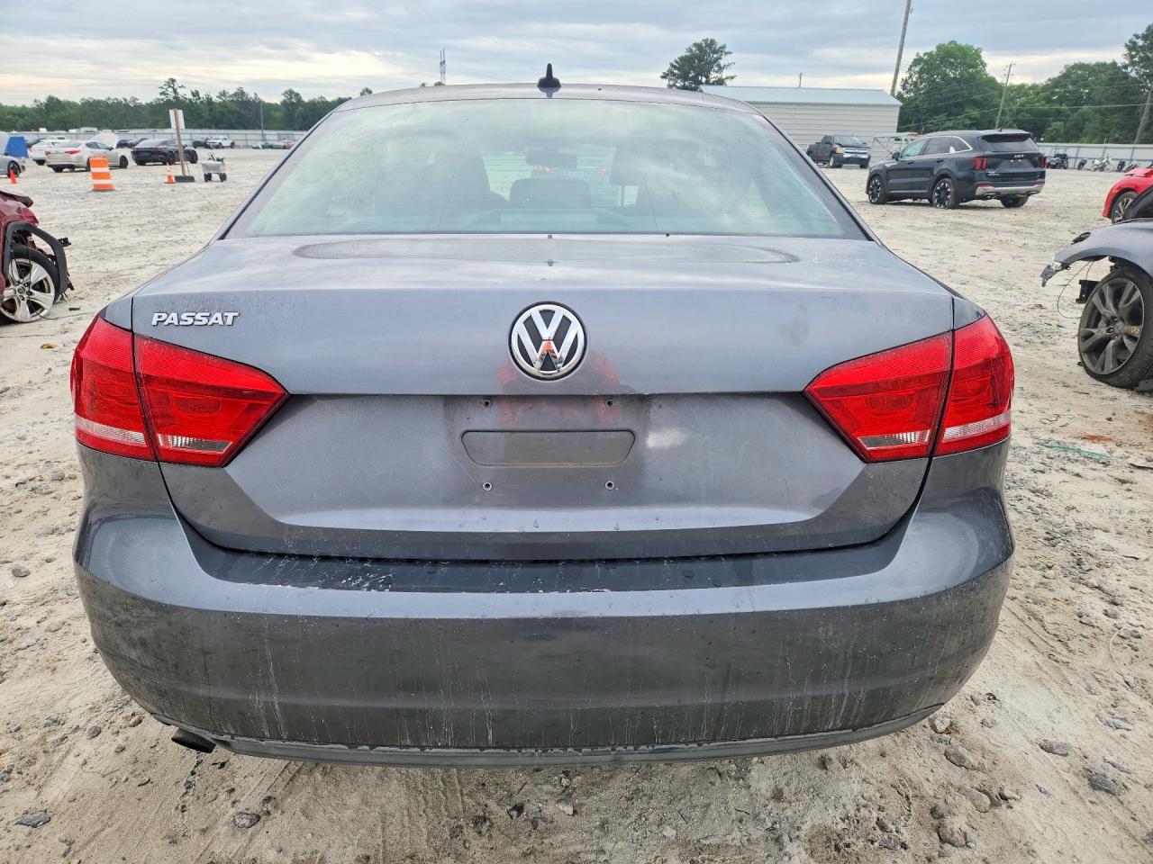 2014 Volkswagen Passat S Gray vin: 1VWAP7A30EC003565