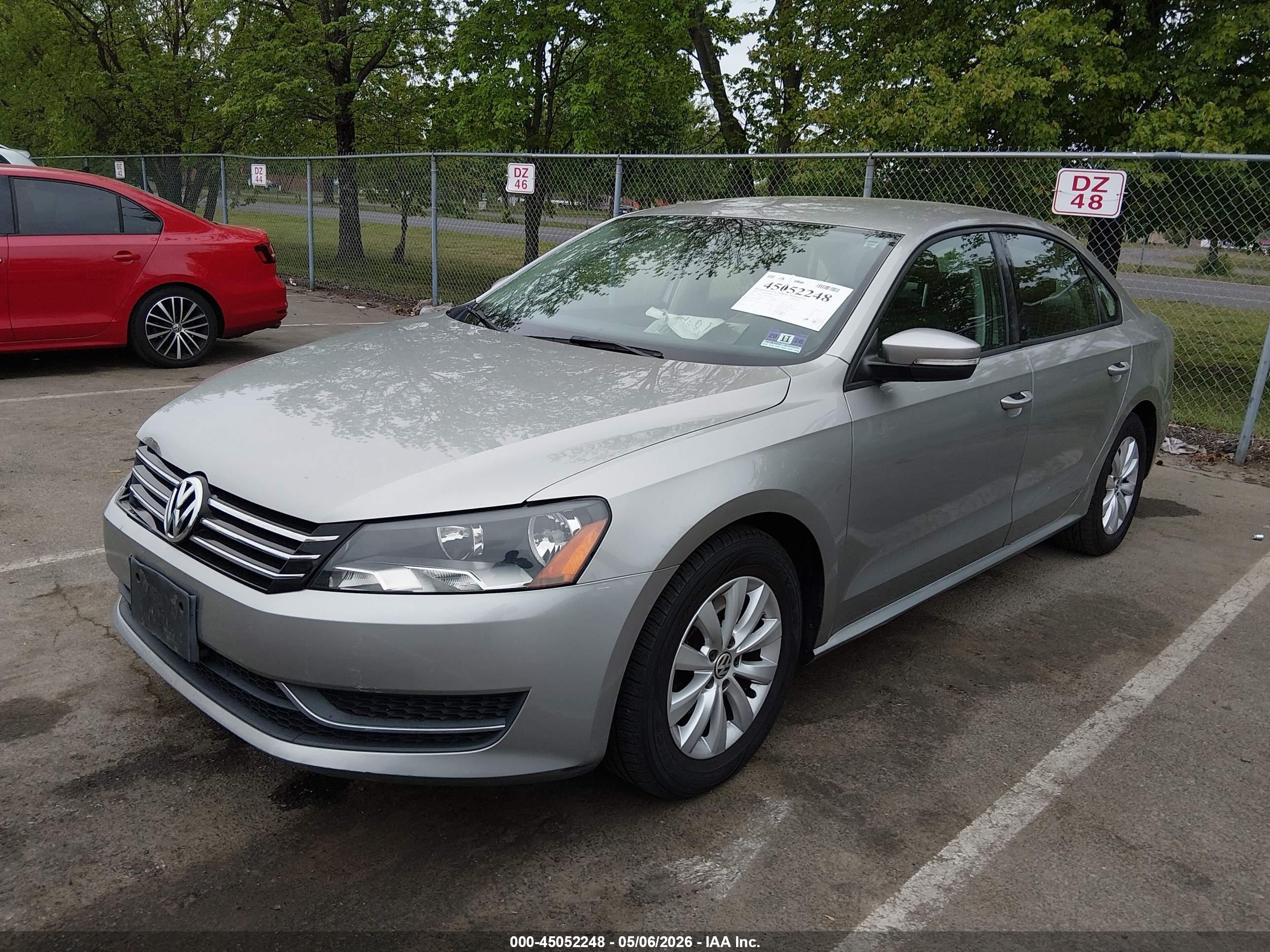 2014 Volkswagen Passat 2.5l Wolfsburg Edition Silver vin: 1VWAP7A30EC005459