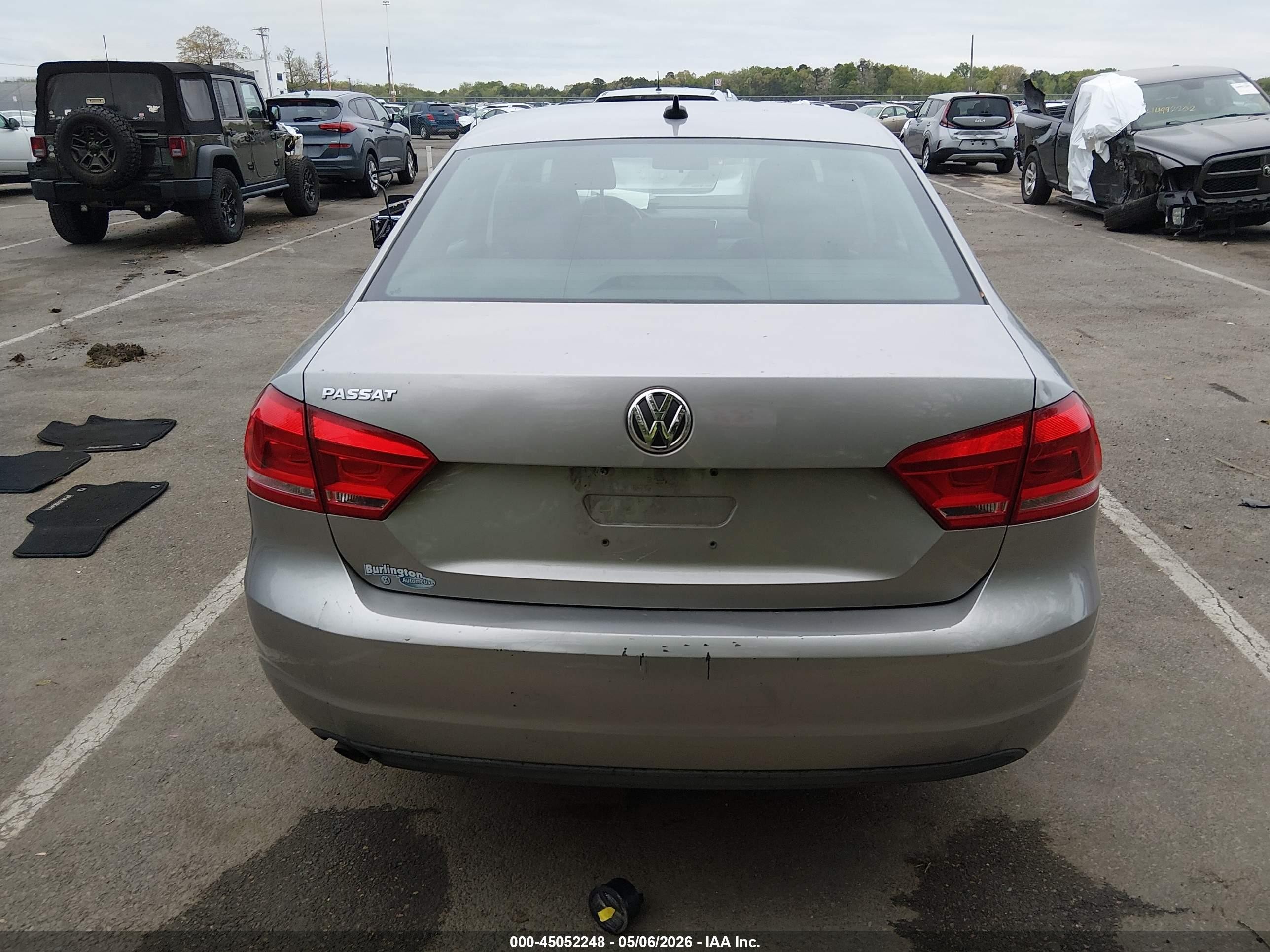 2014 Volkswagen Passat 2.5l Wolfsburg Edition Silver vin: 1VWAP7A30EC005459