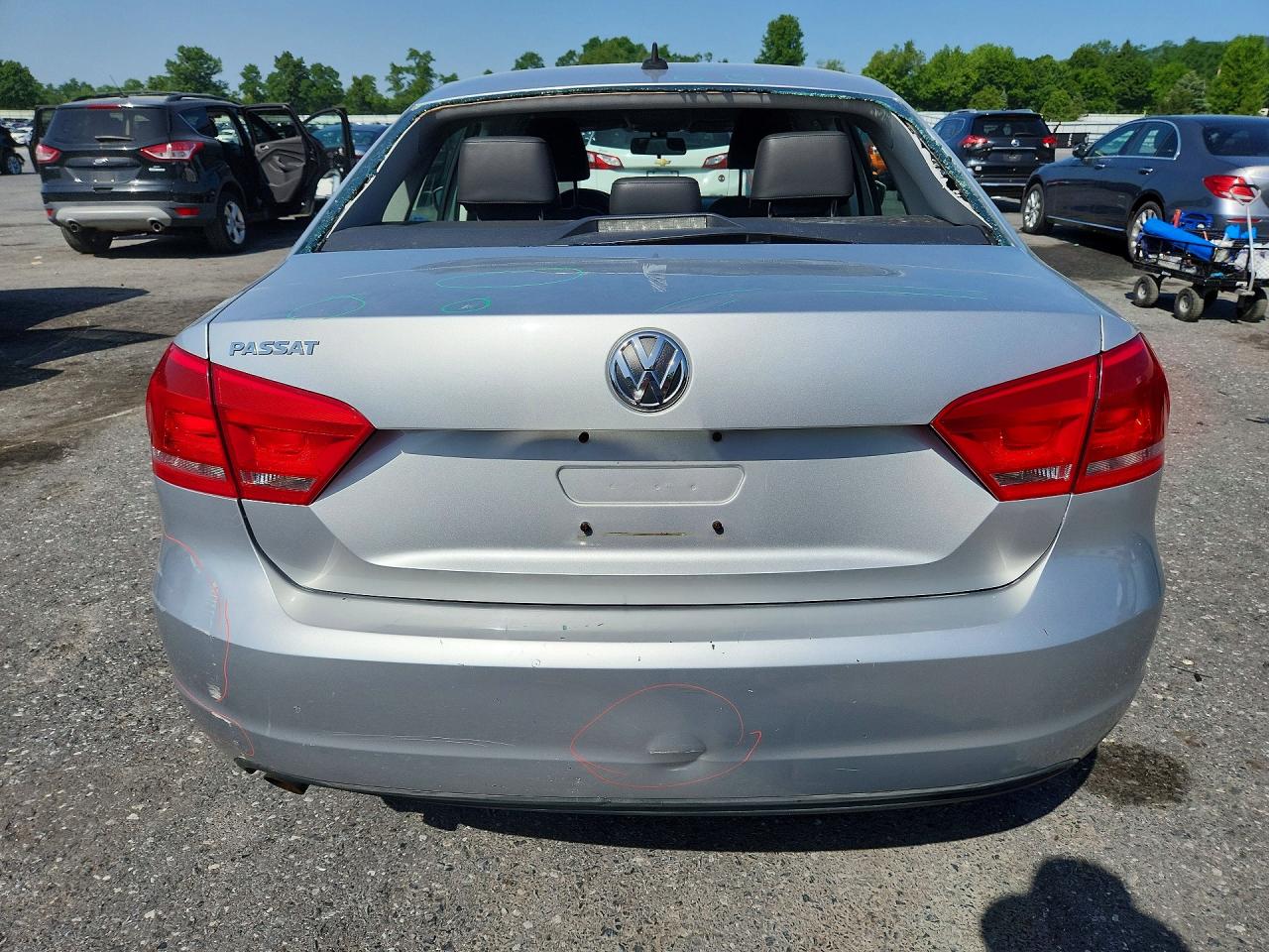 2014 Volkswagen Passat S Silver vin: 1VWAP7A30EC007812