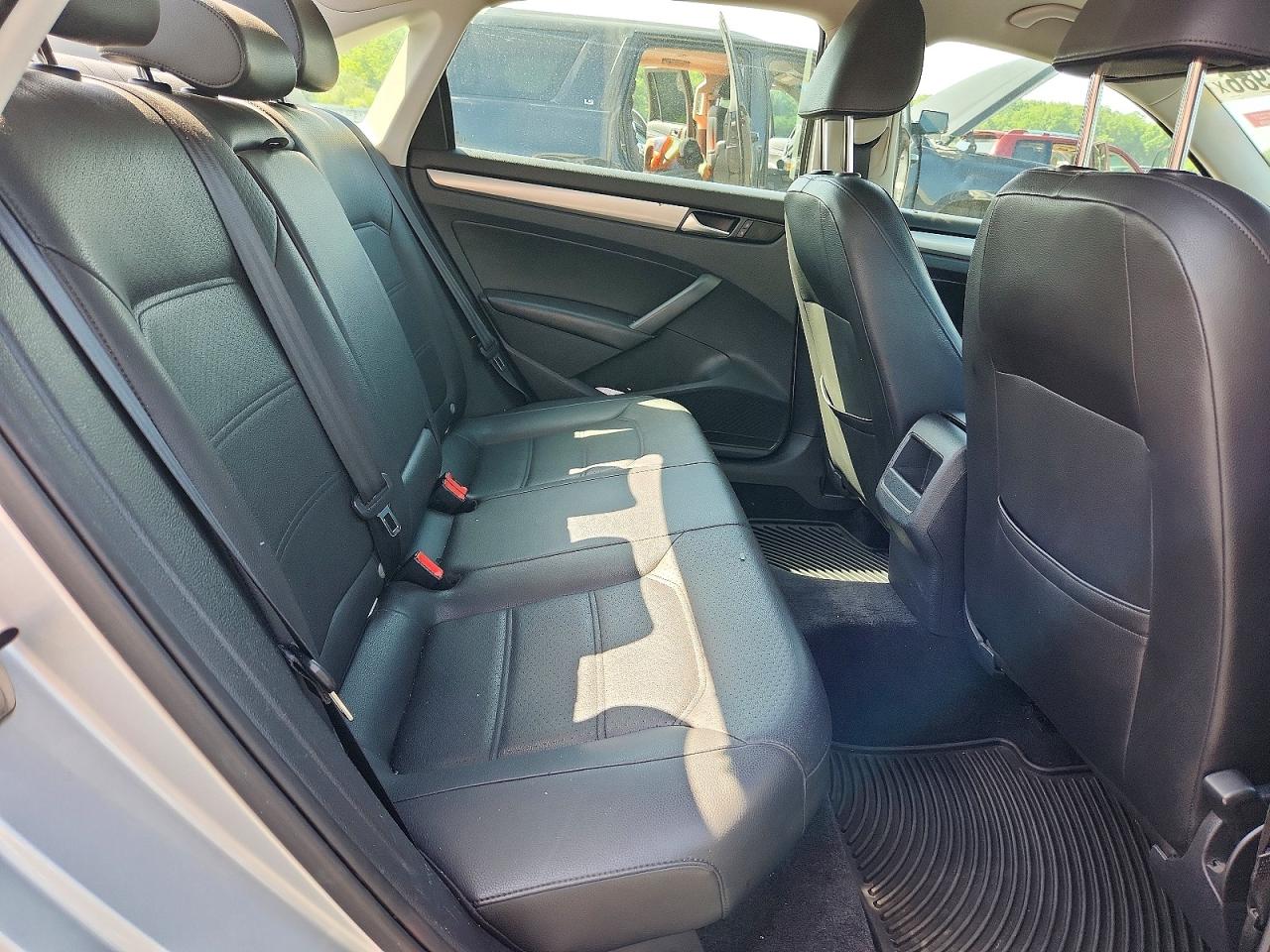 2014 Volkswagen Passat S Silver vin: 1VWAP7A30EC007812