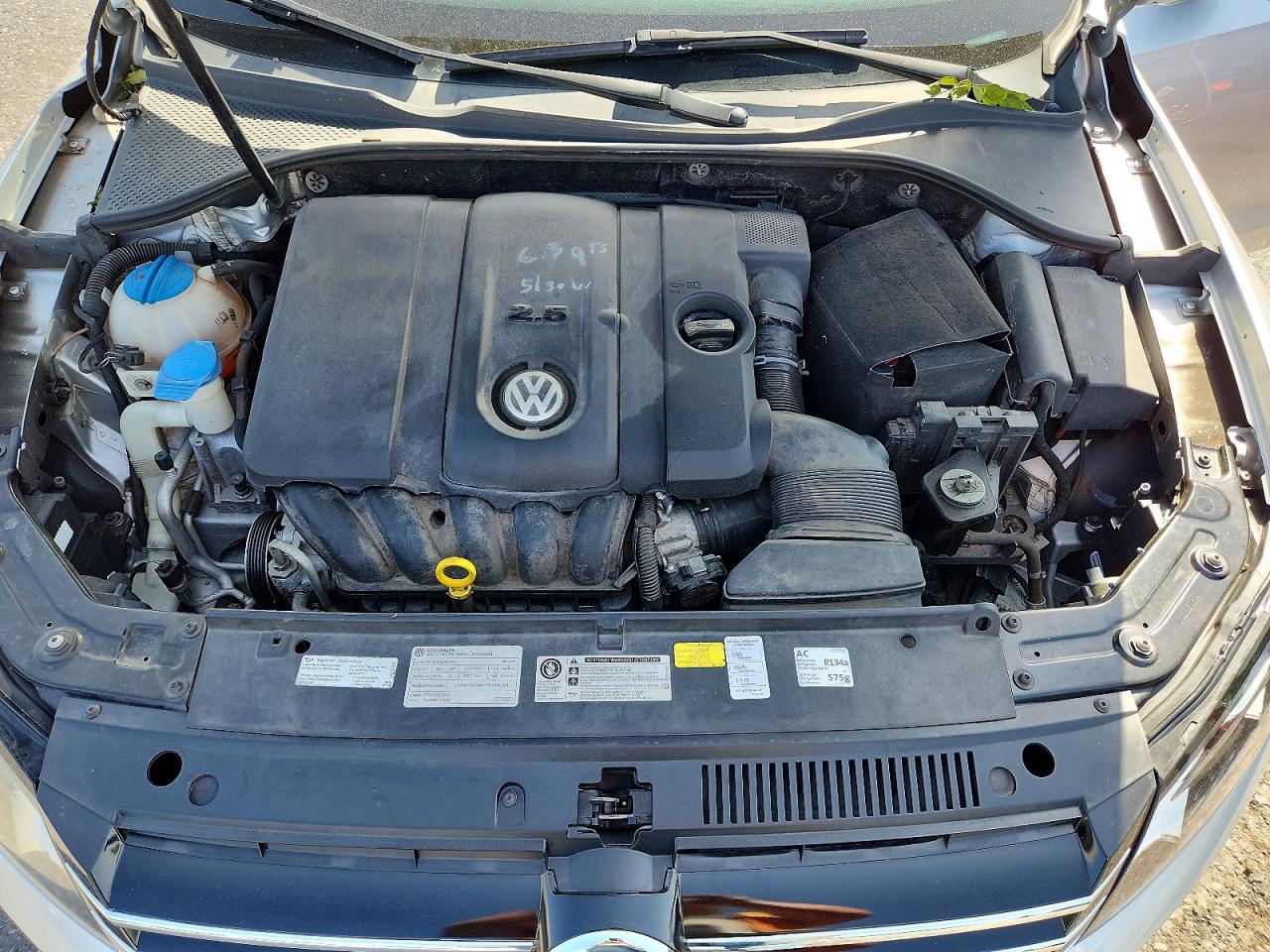 2014 Volkswagen Passat S Silver vin: 1VWAP7A30EC007812
