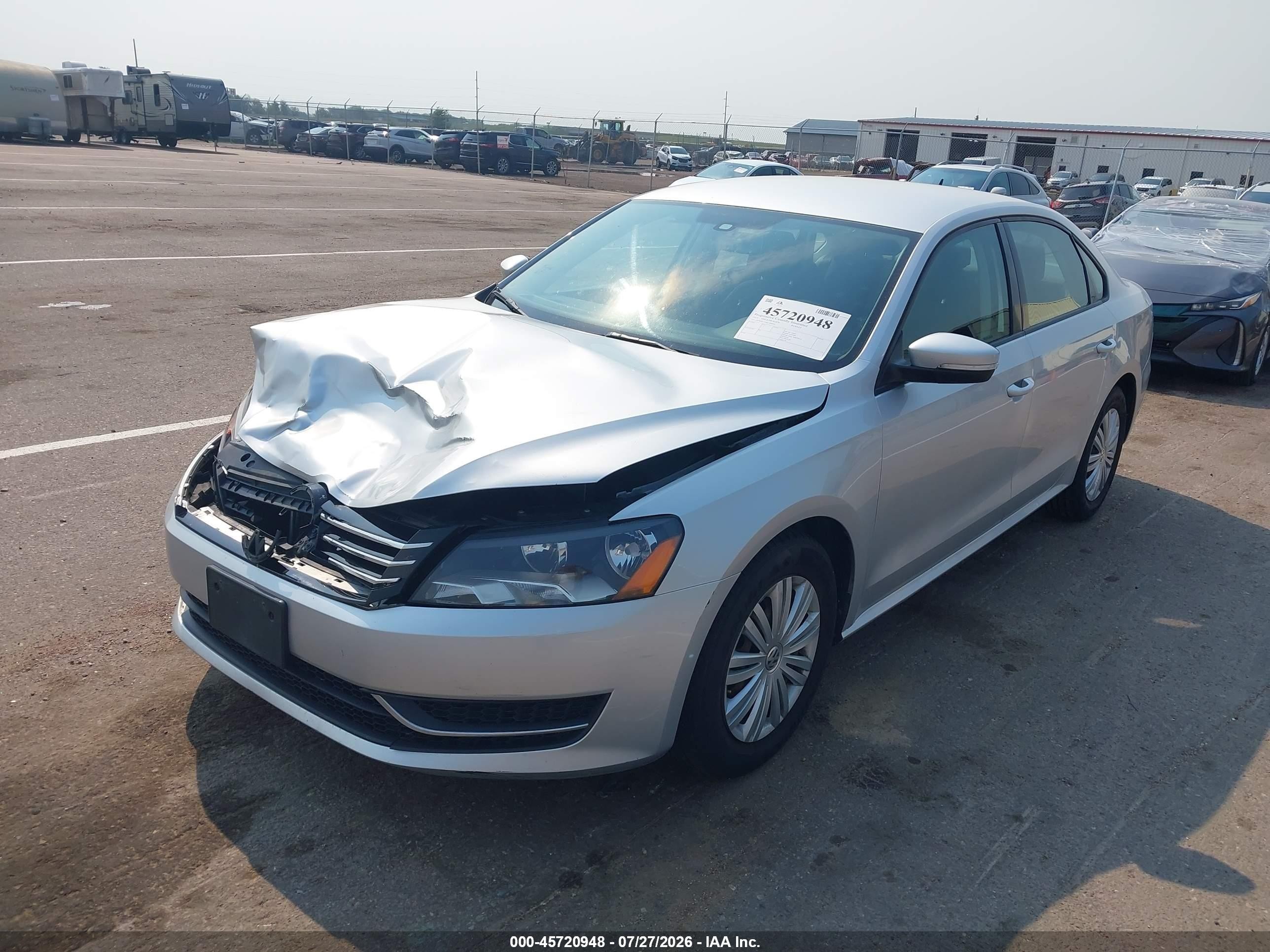 2014 Volkswagen Passat 2.5l S Silver vin: 1VWAP7A30EC009950