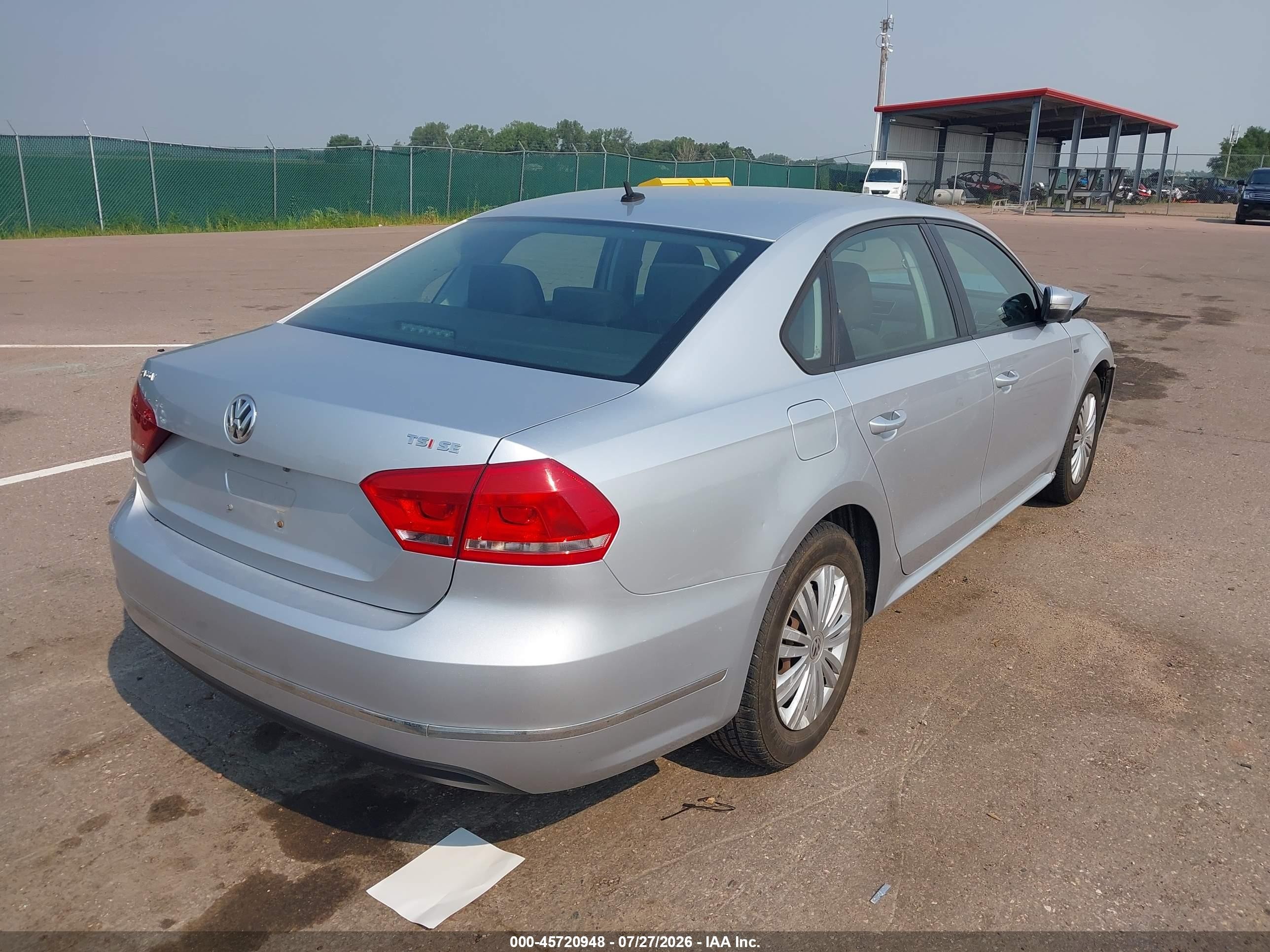 2014 Volkswagen Passat 2.5l S Silver vin: 1VWAP7A30EC009950