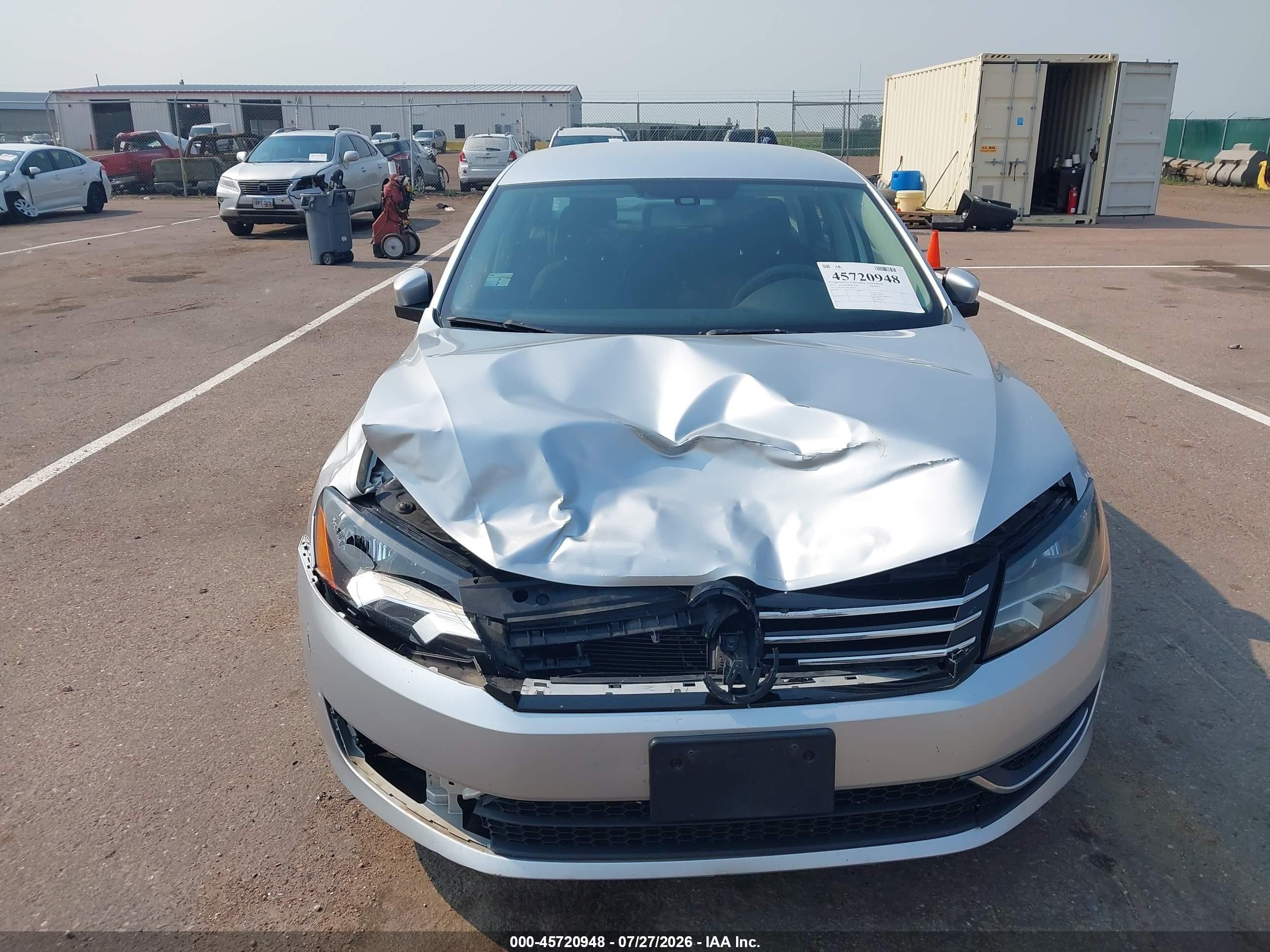 2014 Volkswagen Passat 2.5l S Silver vin: 1VWAP7A30EC009950