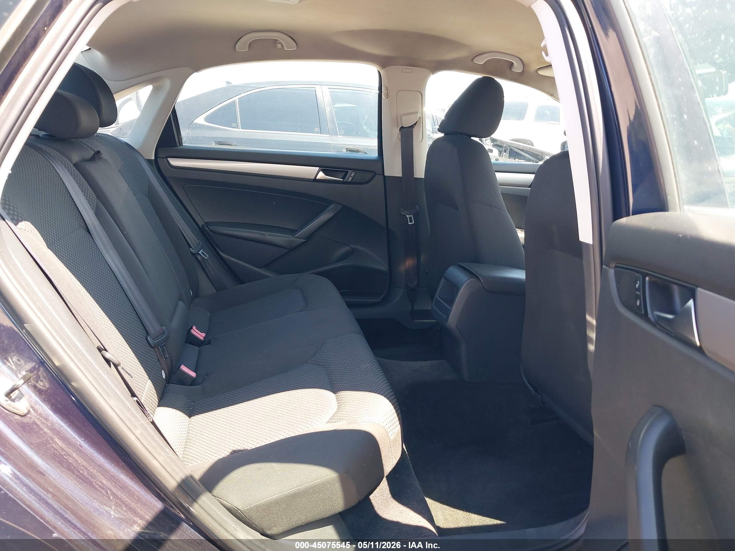2014 Volkswagen Passat 2.5l S Dark Blue vin: 1VWAP7A30EC012315
