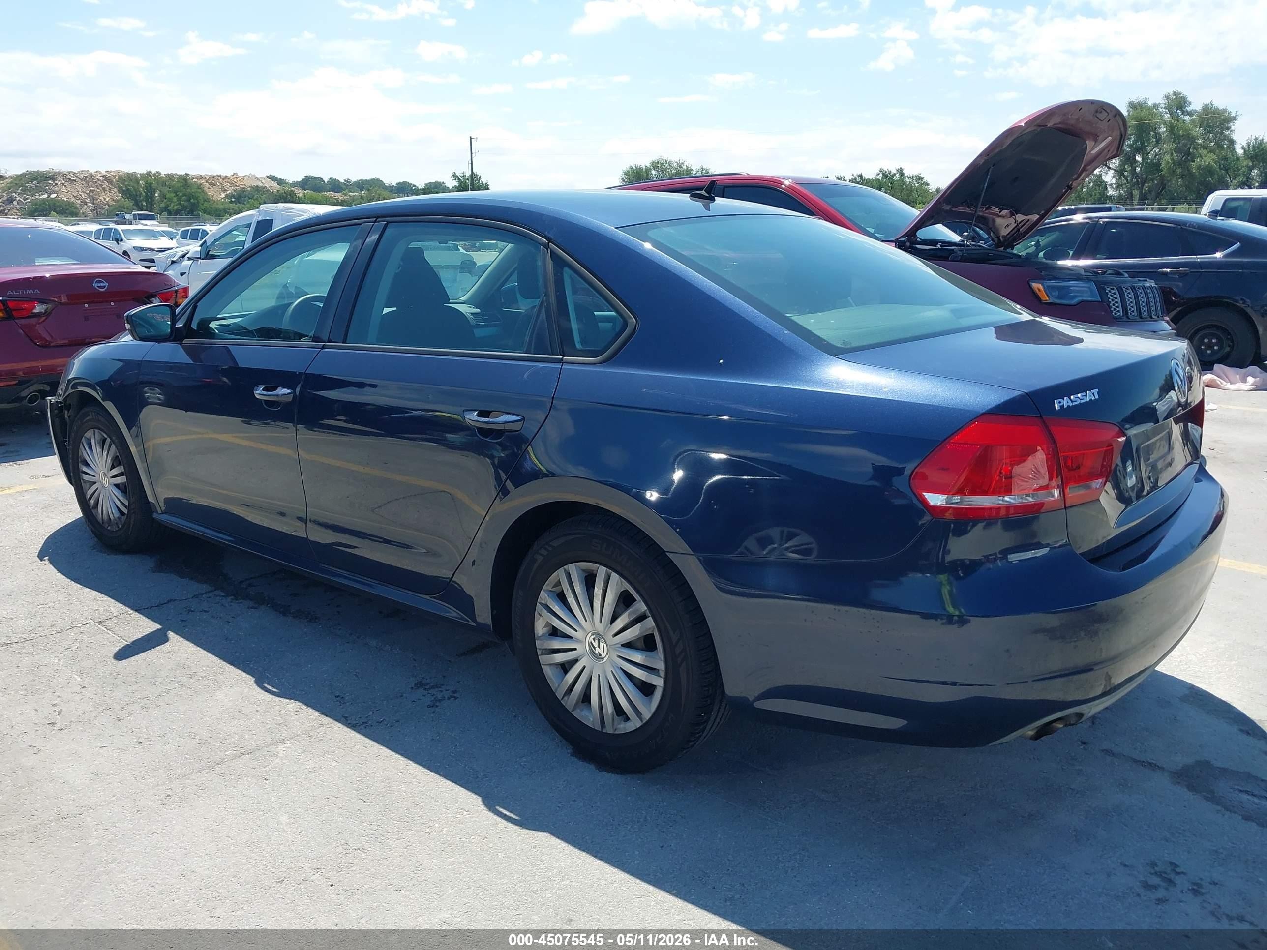 2014 Volkswagen Passat 2.5l S Dark Blue vin: 1VWAP7A30EC012315