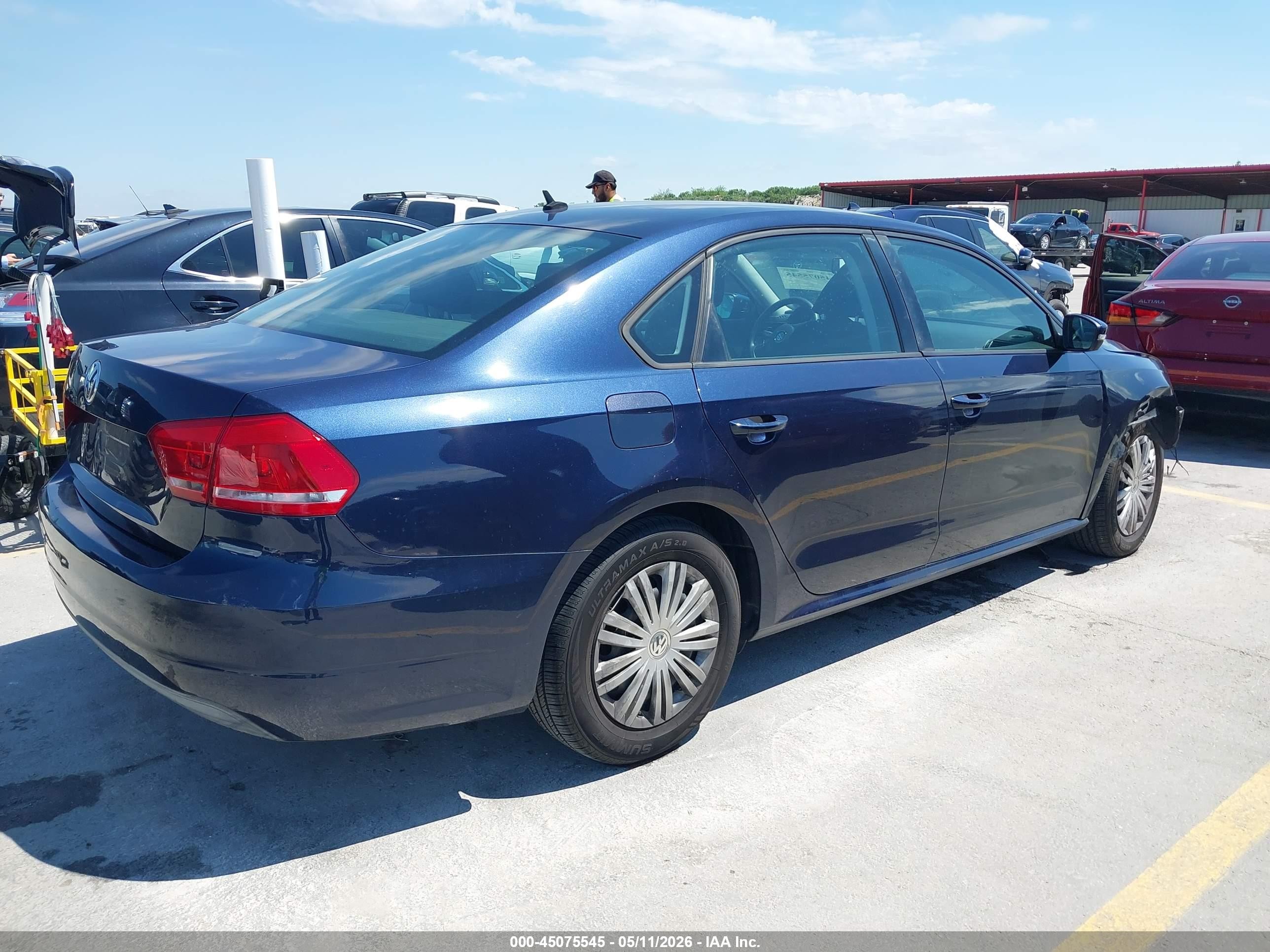 2014 Volkswagen Passat 2.5l S Dark Blue vin: 1VWAP7A30EC012315