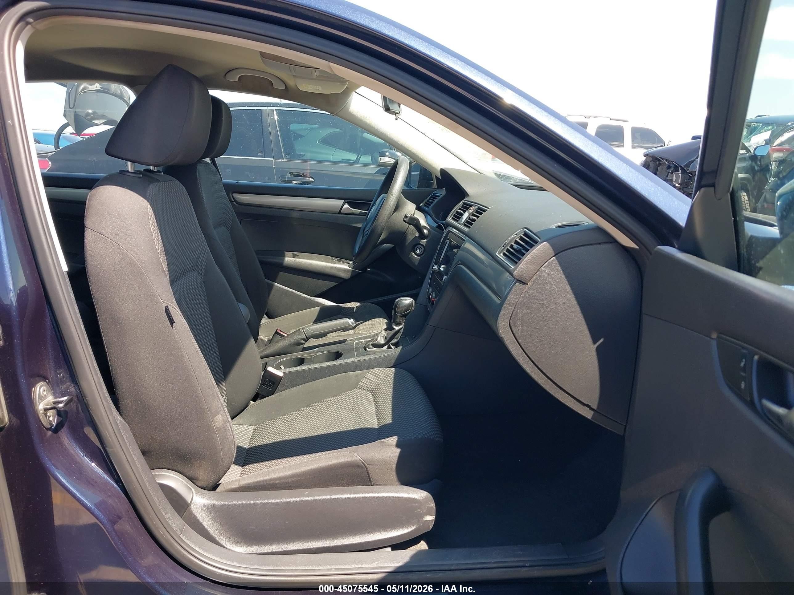 2014 Volkswagen Passat 2.5l S Dark Blue vin: 1VWAP7A30EC012315