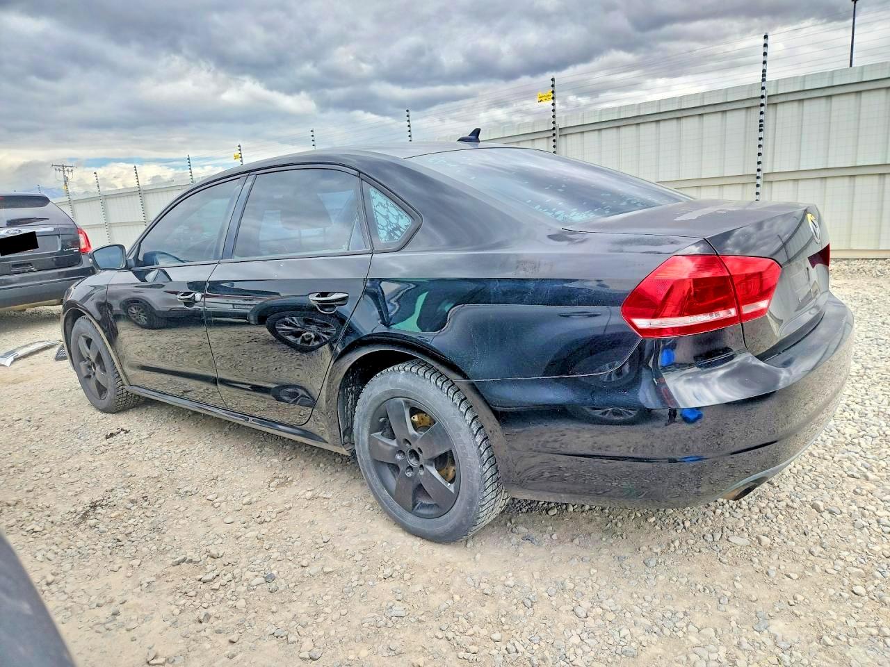2014 Volkswagen Passat S Черный vin: 1VWAP7A30EC012668