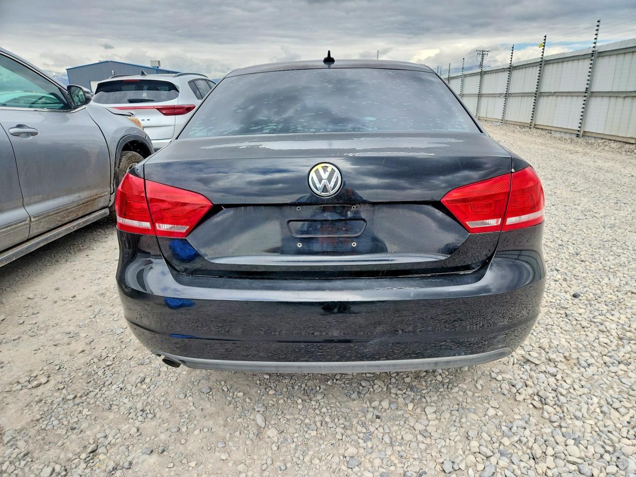 2014 Volkswagen Passat S Черный vin: 1VWAP7A30EC012668