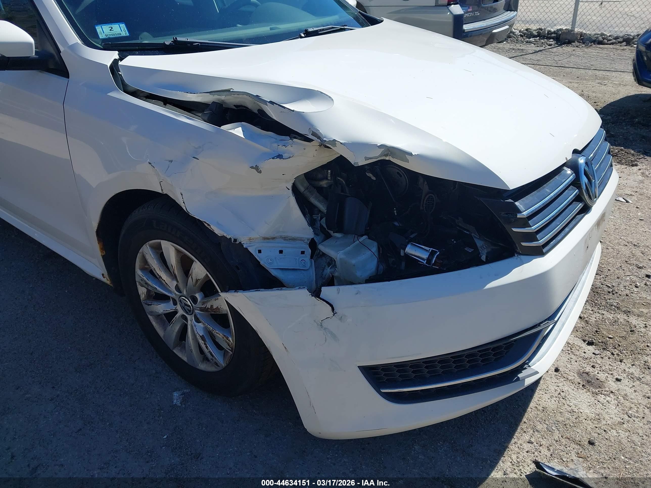 2012 Volkswagen Passat 2.5l S White vin: 1VWAP7A31CC027919
