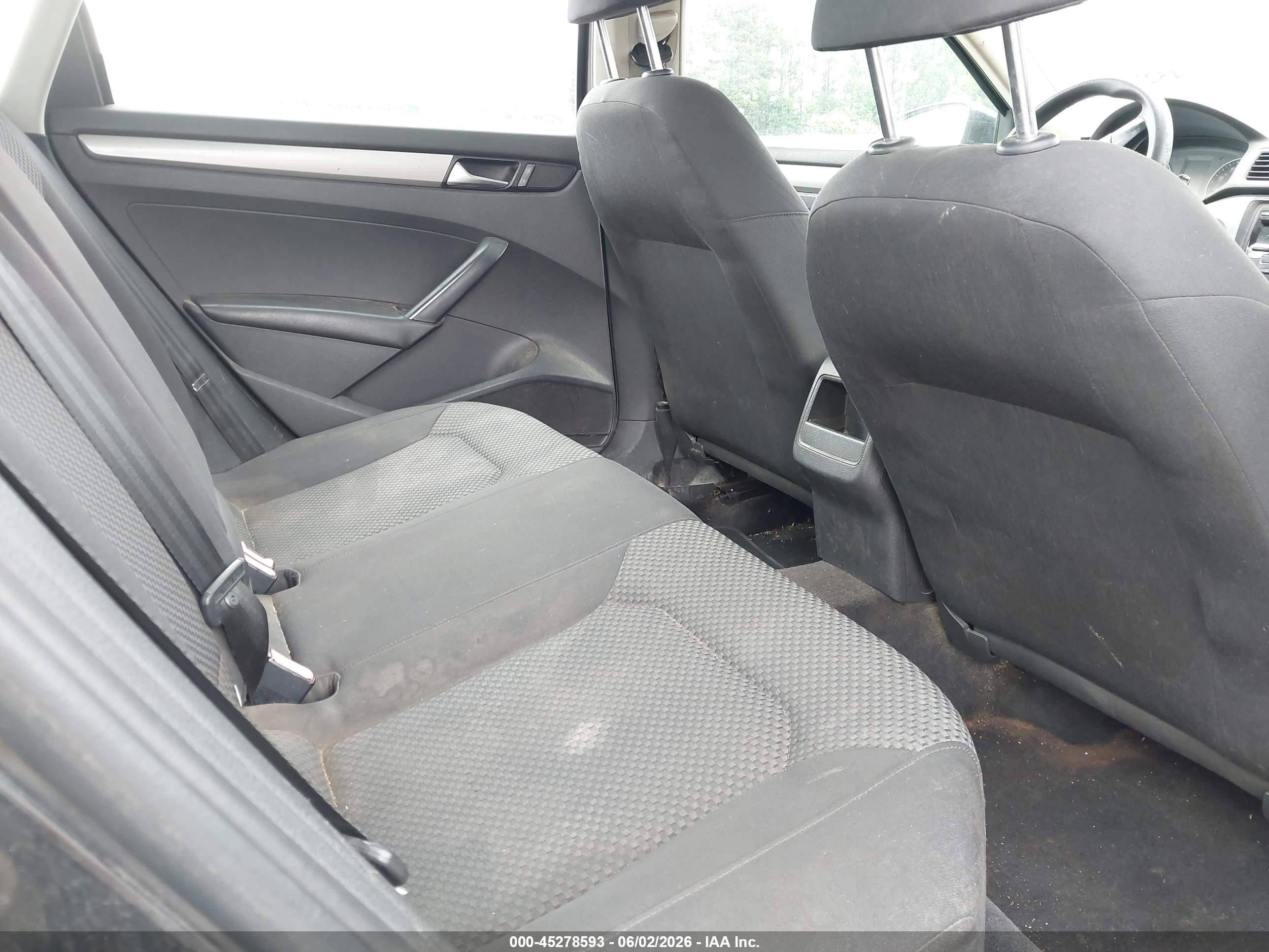2012 Volkswagen Passat 2.5l S Black vin: 1VWAP7A31CC031548