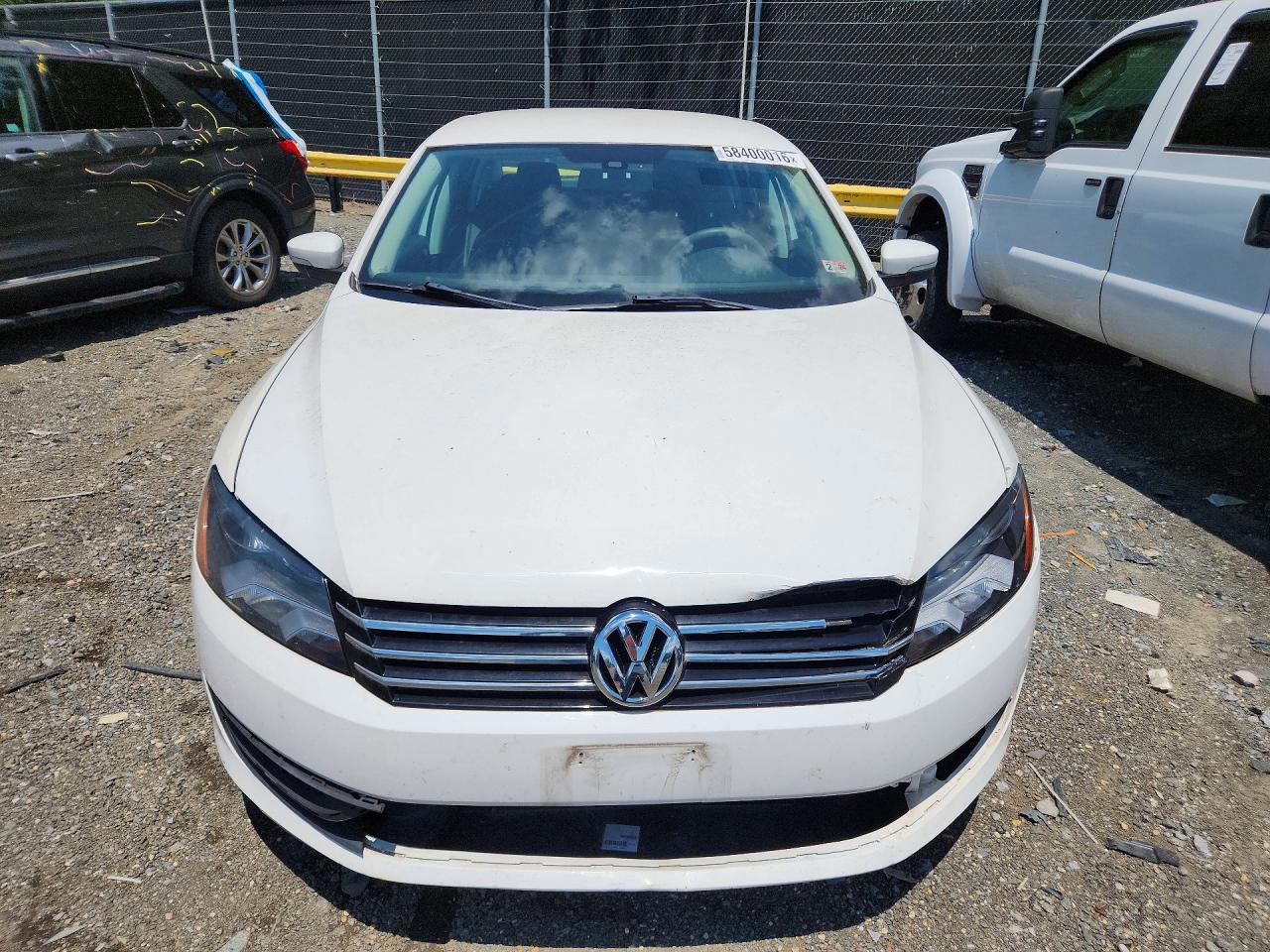 2013 Volkswagen Passat S Белый vin: 1VWAP7A31DC021166
