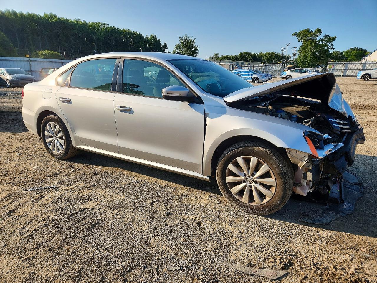 2013 Volkswagen Passat S Серебряный vin: 1VWAP7A31DC030840