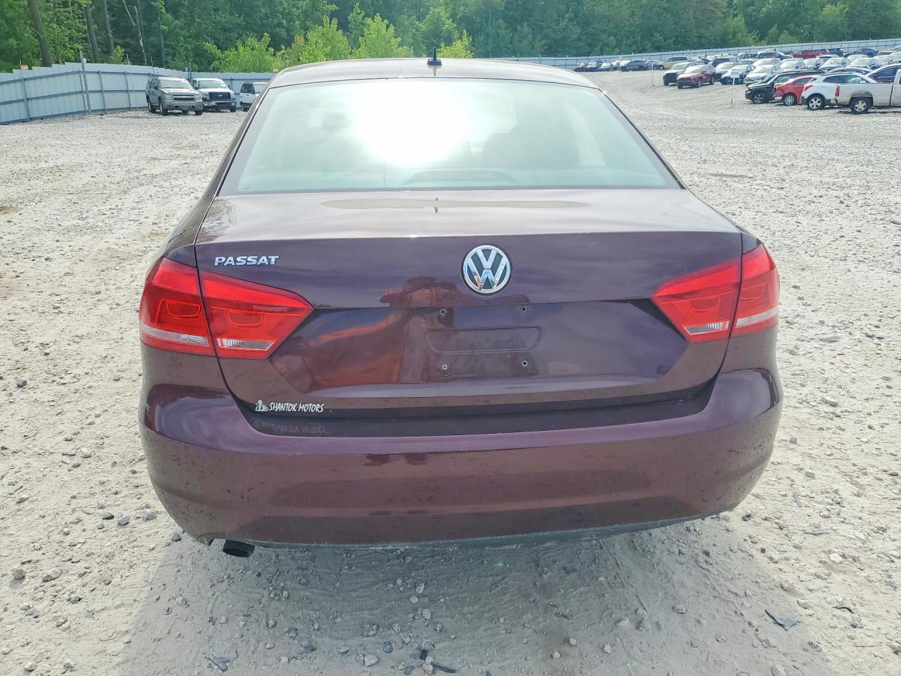 2013 Volkswagen Passat S Burgundy vin: 1VWAP7A31DC065393