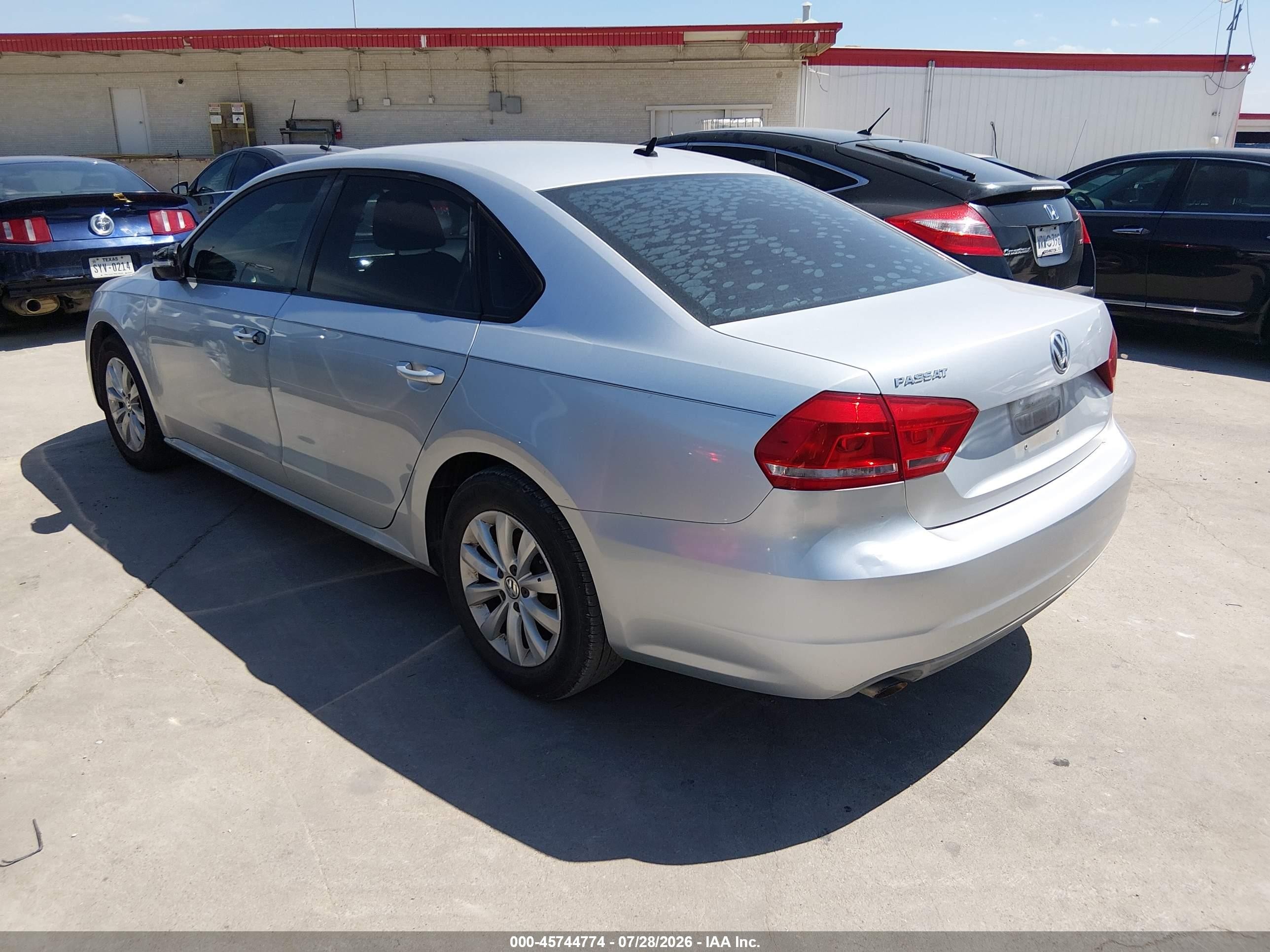 2013 Volkswagen Passat 2.5l S Silver vin: 1VWAP7A31DC075065