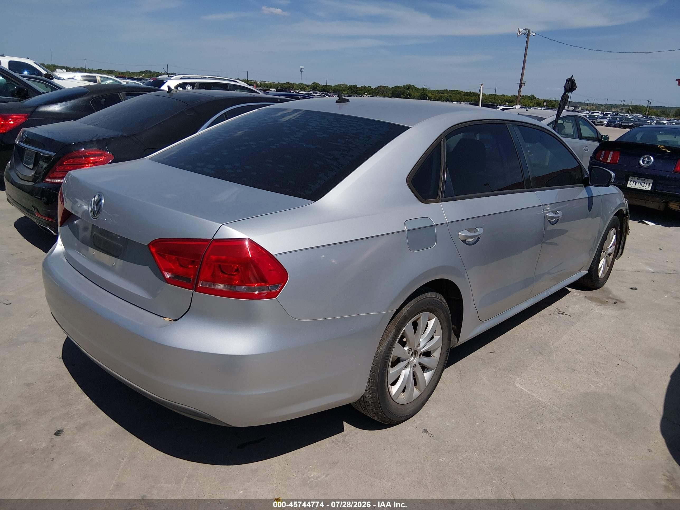 2013 Volkswagen Passat 2.5l S Silver vin: 1VWAP7A31DC075065