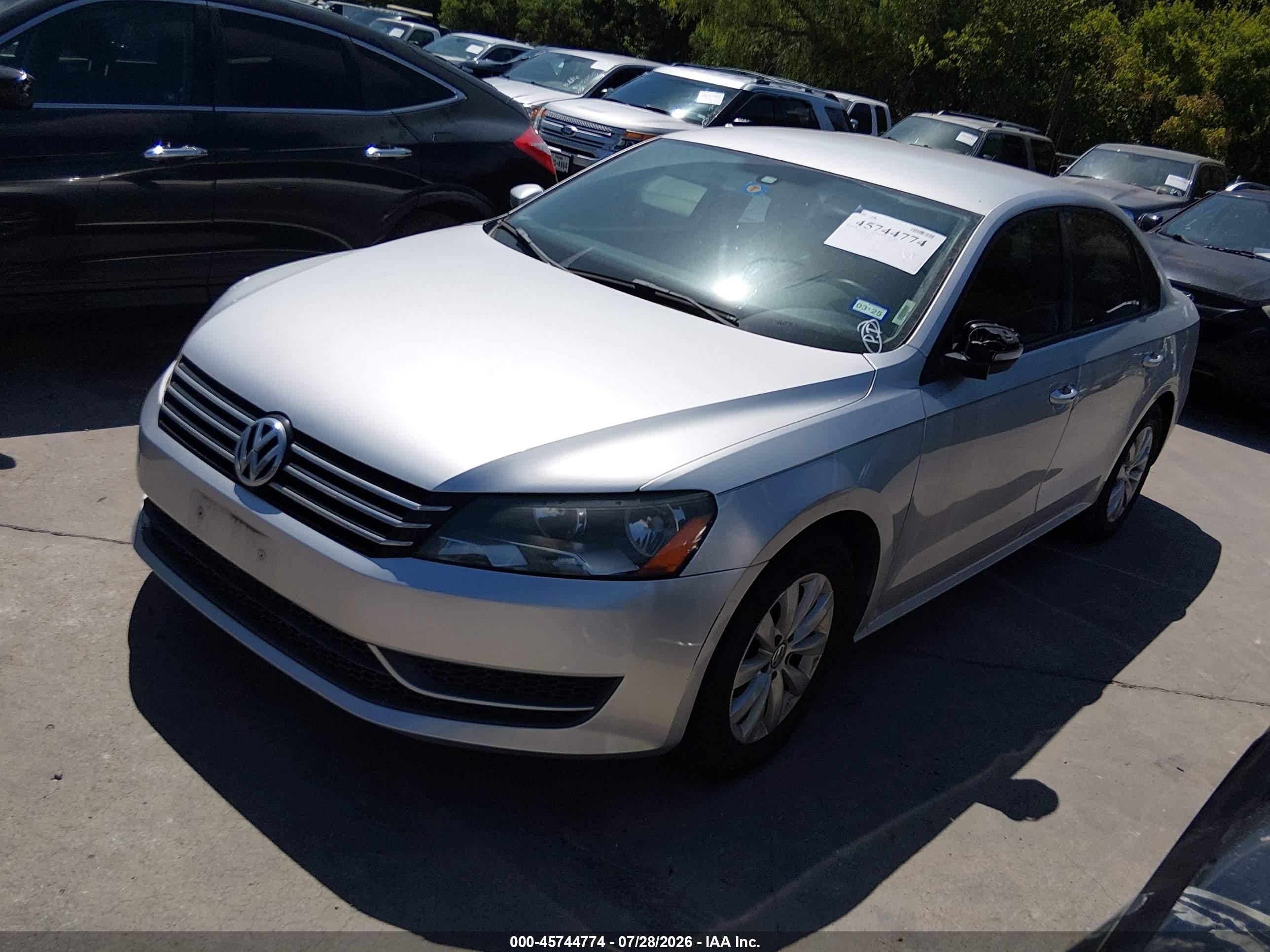 2013 Volkswagen Passat 2.5l S Silver vin: 1VWAP7A31DC075065