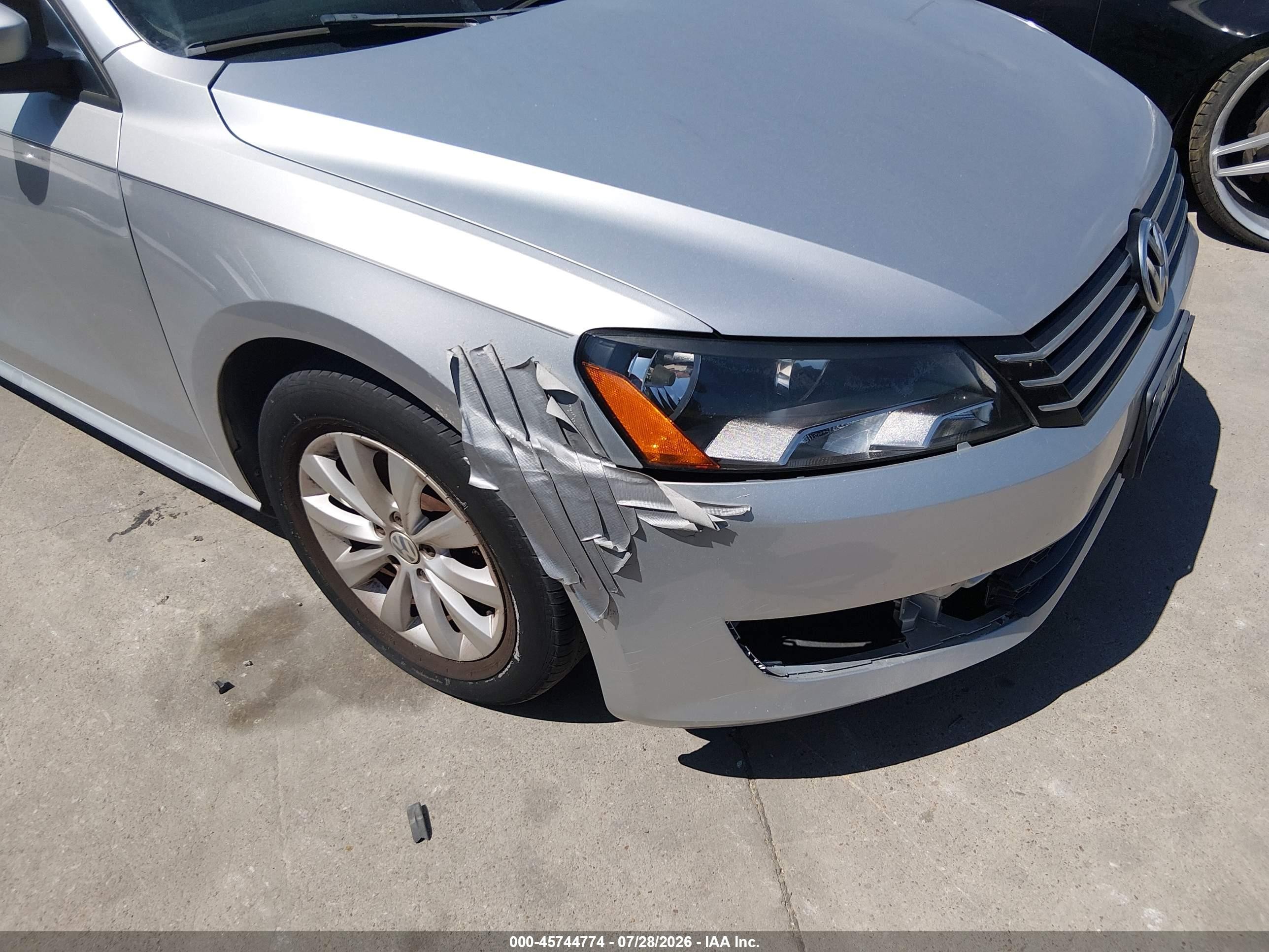 2013 Volkswagen Passat 2.5l S Silver vin: 1VWAP7A31DC075065