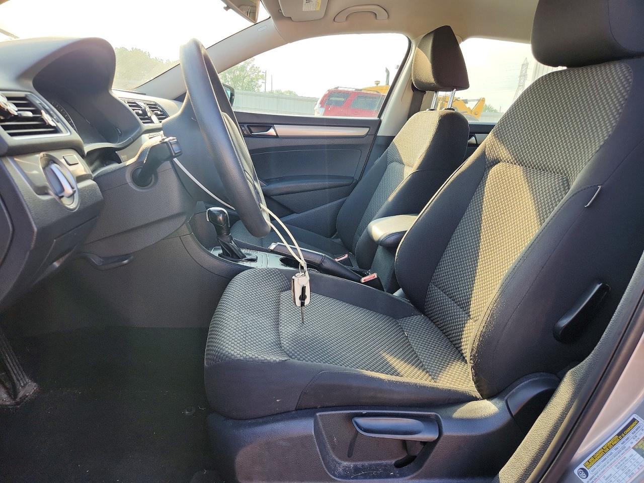 2013 Volkswagen Passat S Silver vin: 1VWAP7A31DC120179