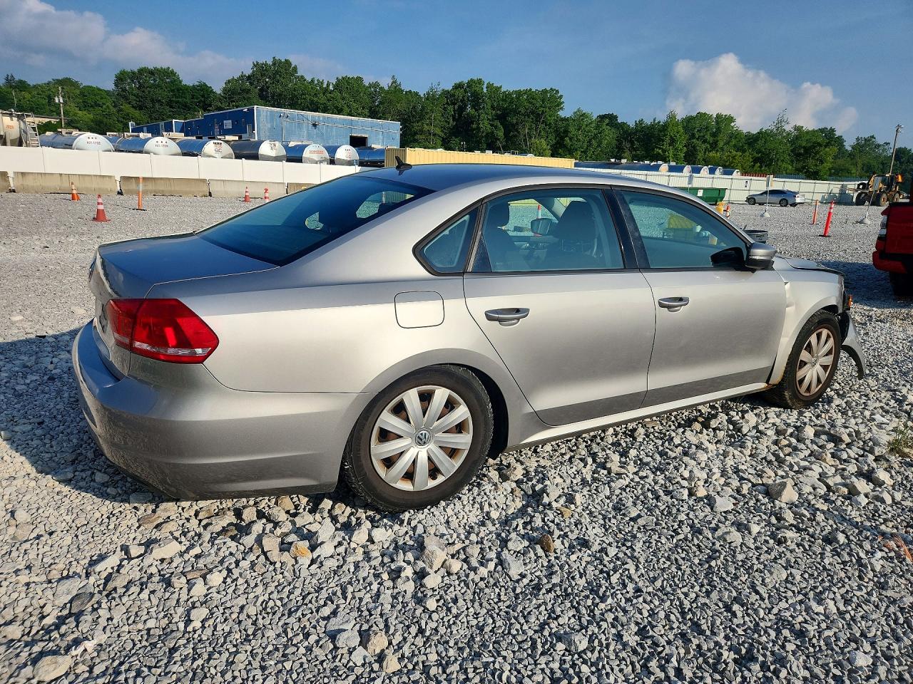 2013 Volkswagen Passat S Silver vin: 1VWAP7A31DC120179