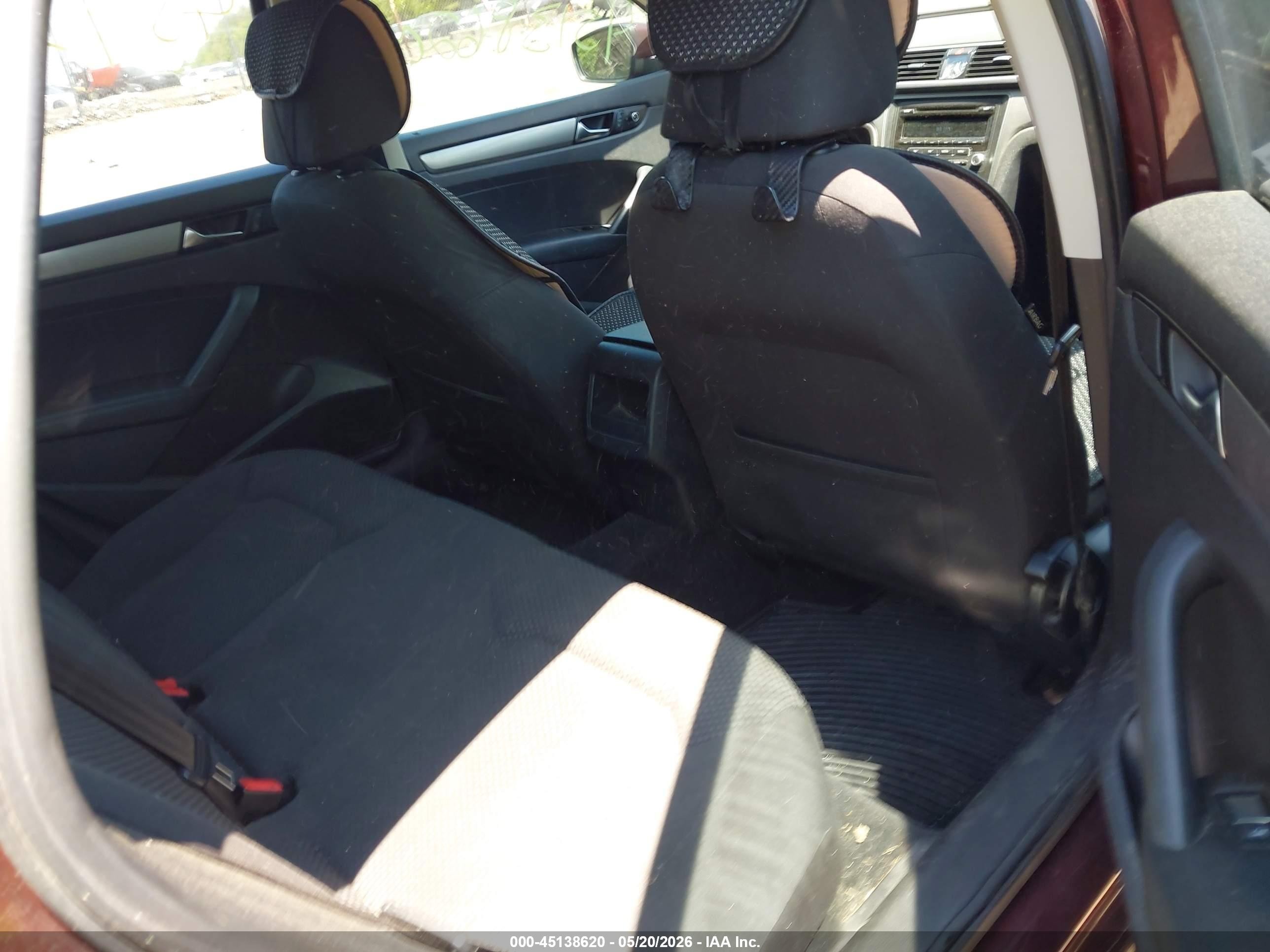2013 Volkswagen Passat 2.5l S Темно-бордовый vin: 1VWAP7A31DC122384