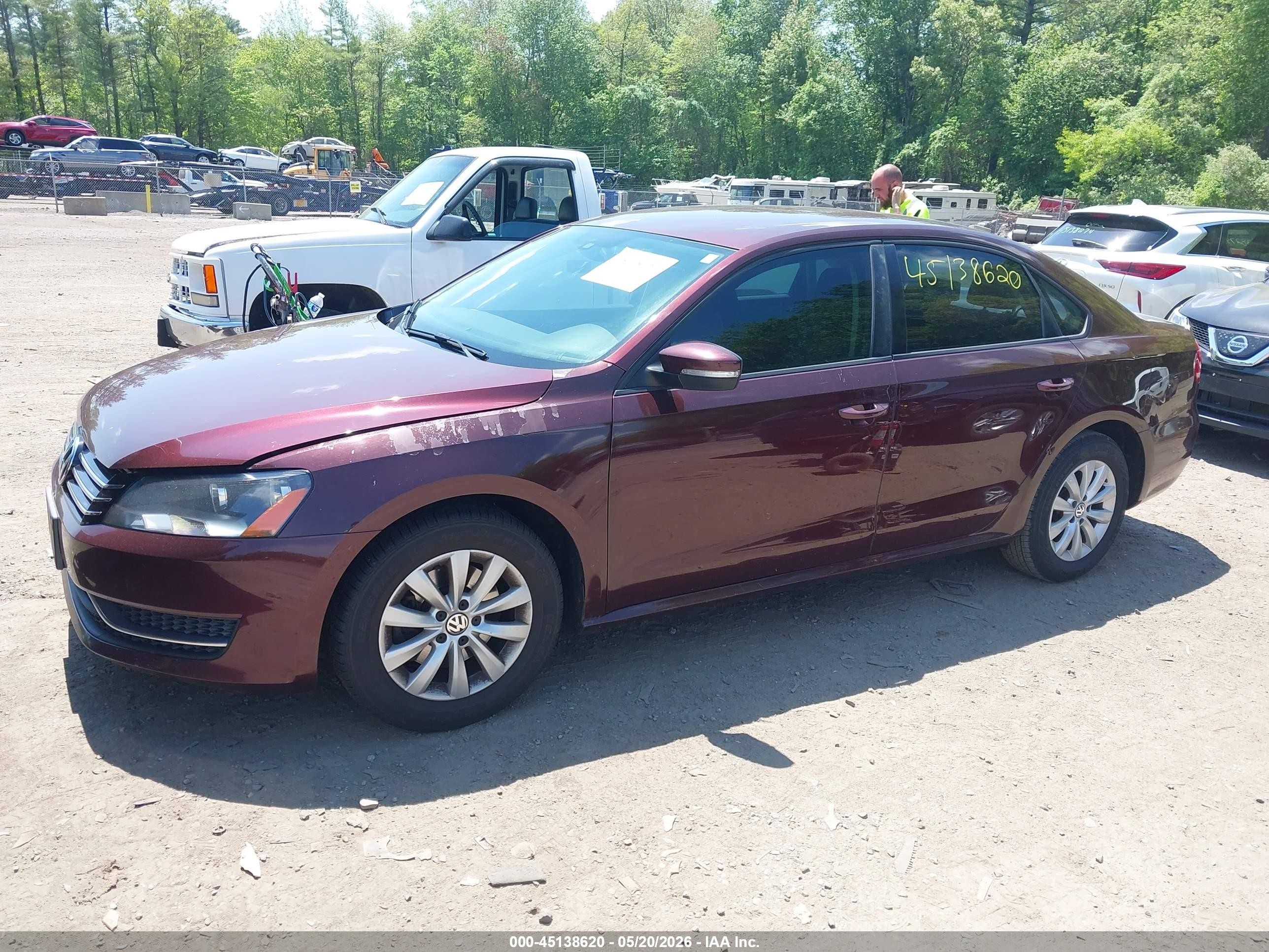2013 Volkswagen Passat 2.5l S Темно-бордовый vin: 1VWAP7A31DC122384