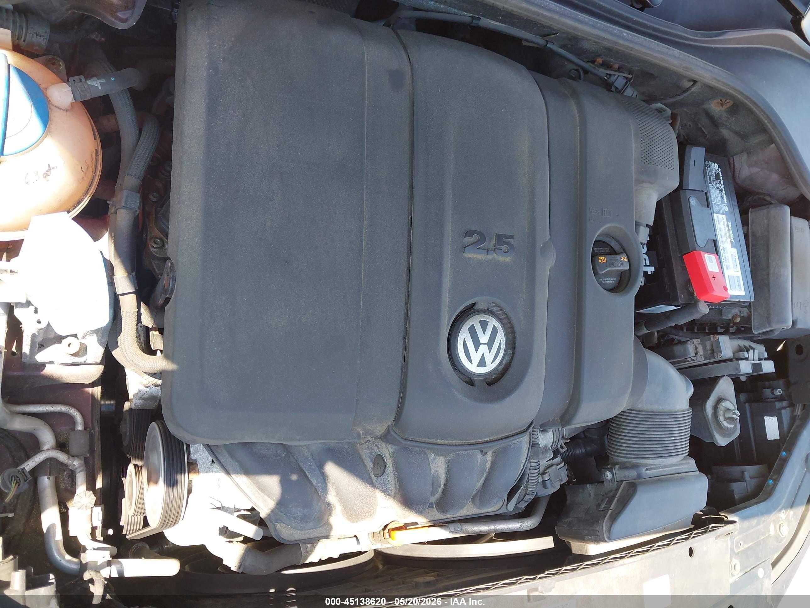 2013 Volkswagen Passat 2.5l S Темно-бордовый vin: 1VWAP7A31DC122384