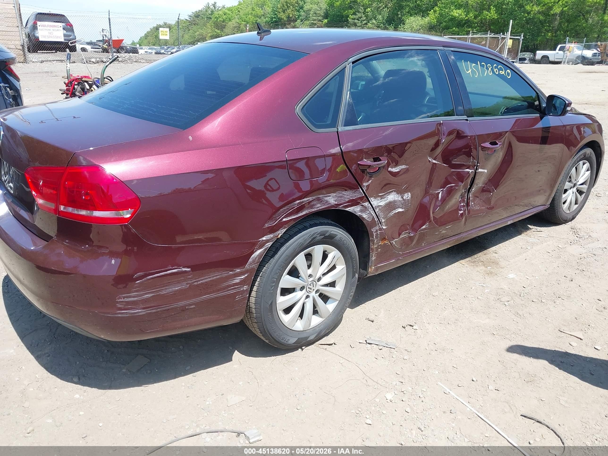 2013 Volkswagen Passat 2.5l S Темно-бордовый vin: 1VWAP7A31DC122384
