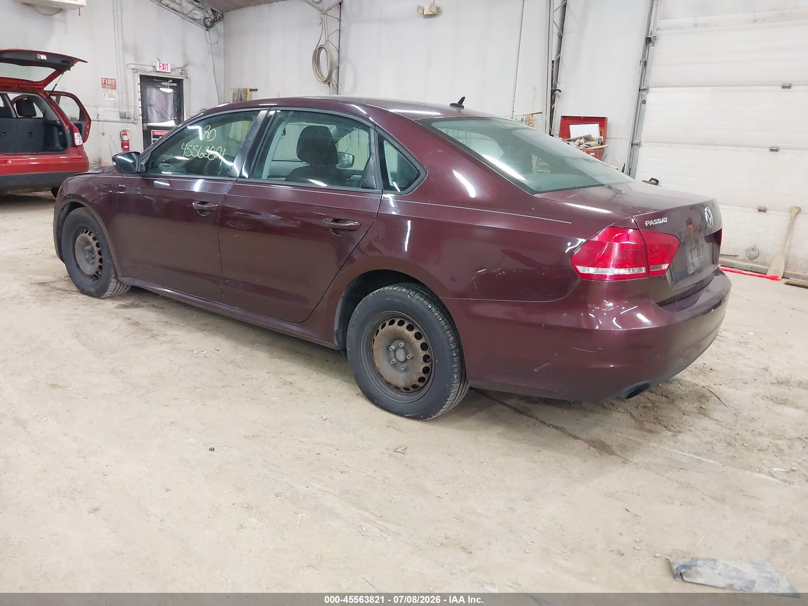 2014 Volkswagen Passat 2.5l S Purple vin: 1VWAP7A31EC012209