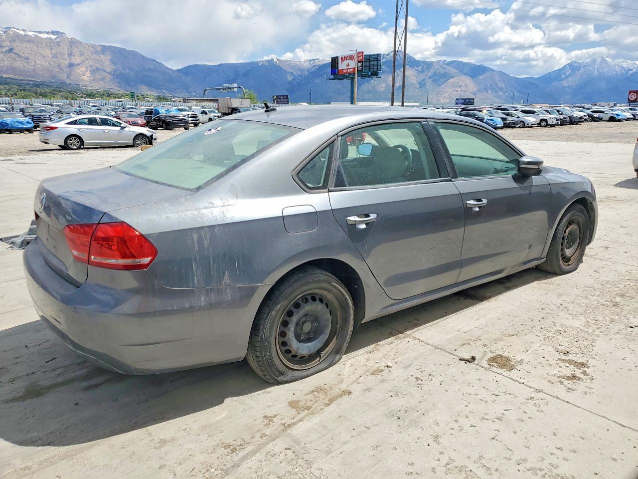 2014 Volkswagen Passat S Gray vin: 1VWAP7A31EC016597